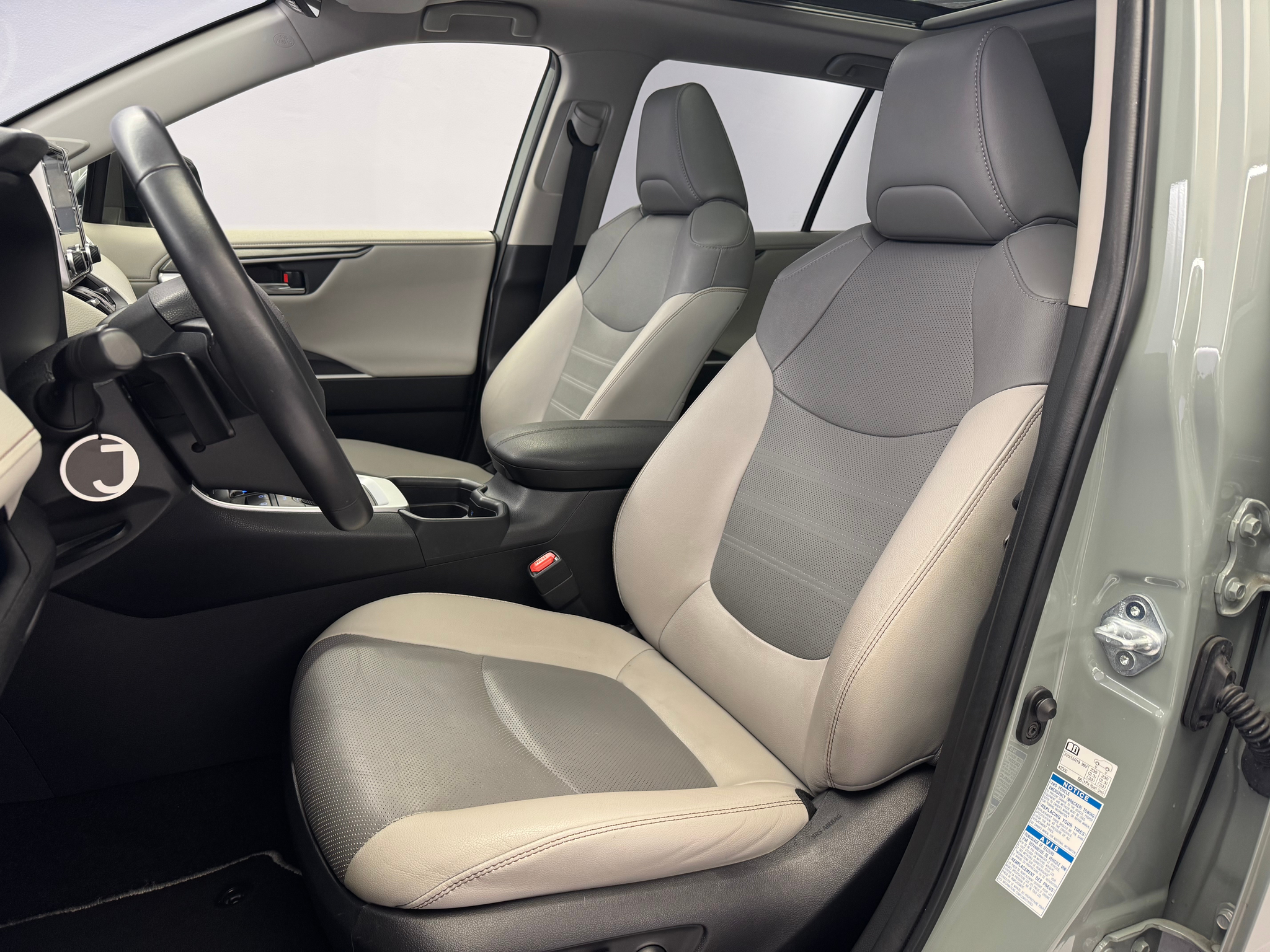 listing desktop thumbnail image 8