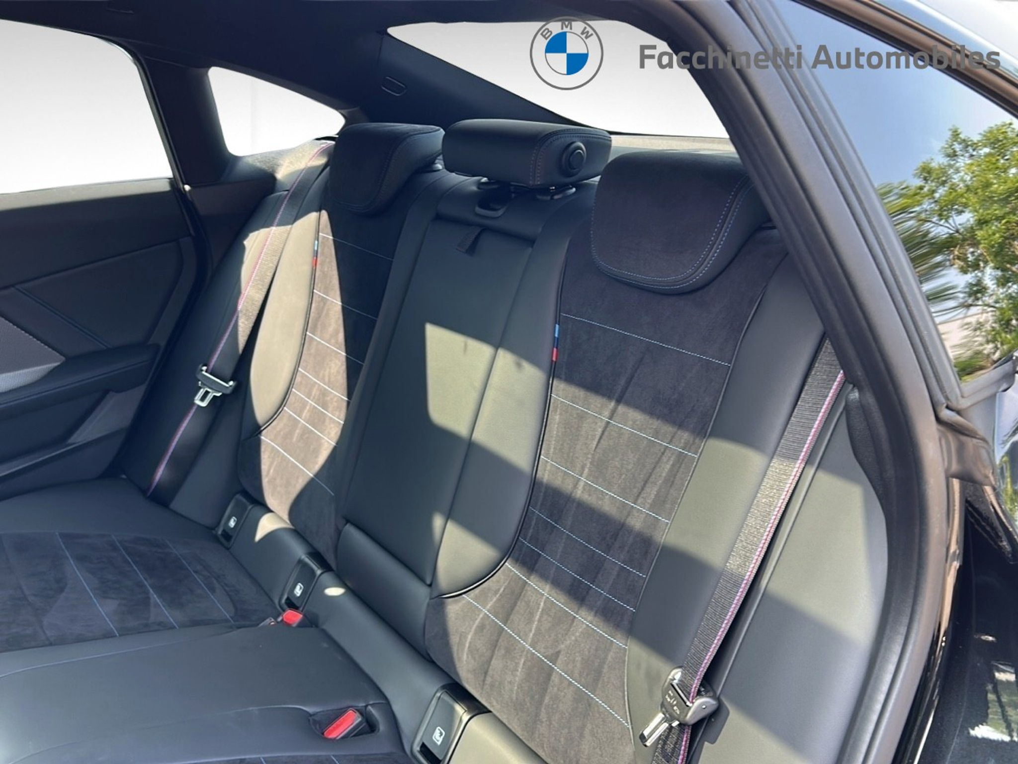 listing desktop thumbnail image 11