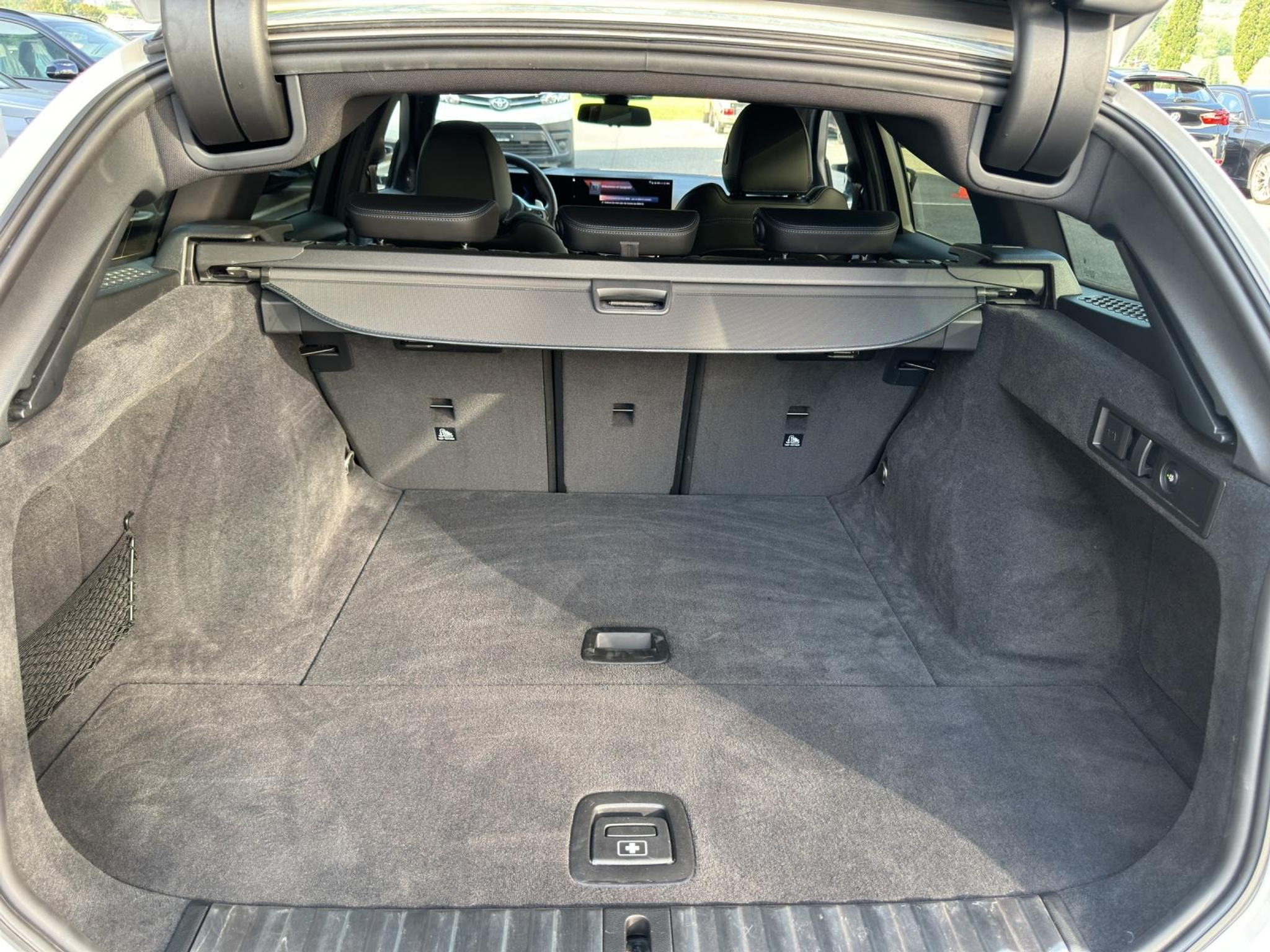 listing desktop thumbnail image 16