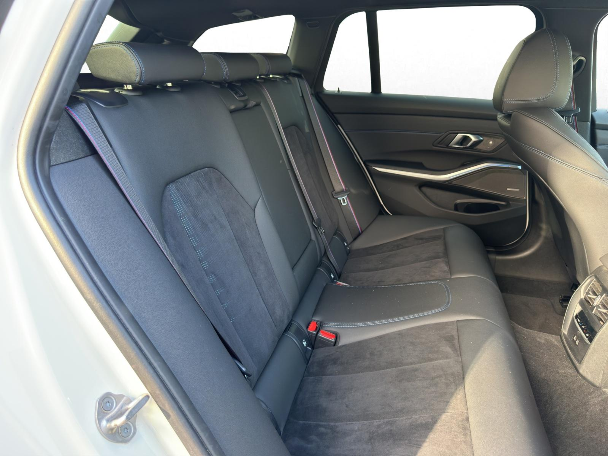 listing desktop thumbnail image 13