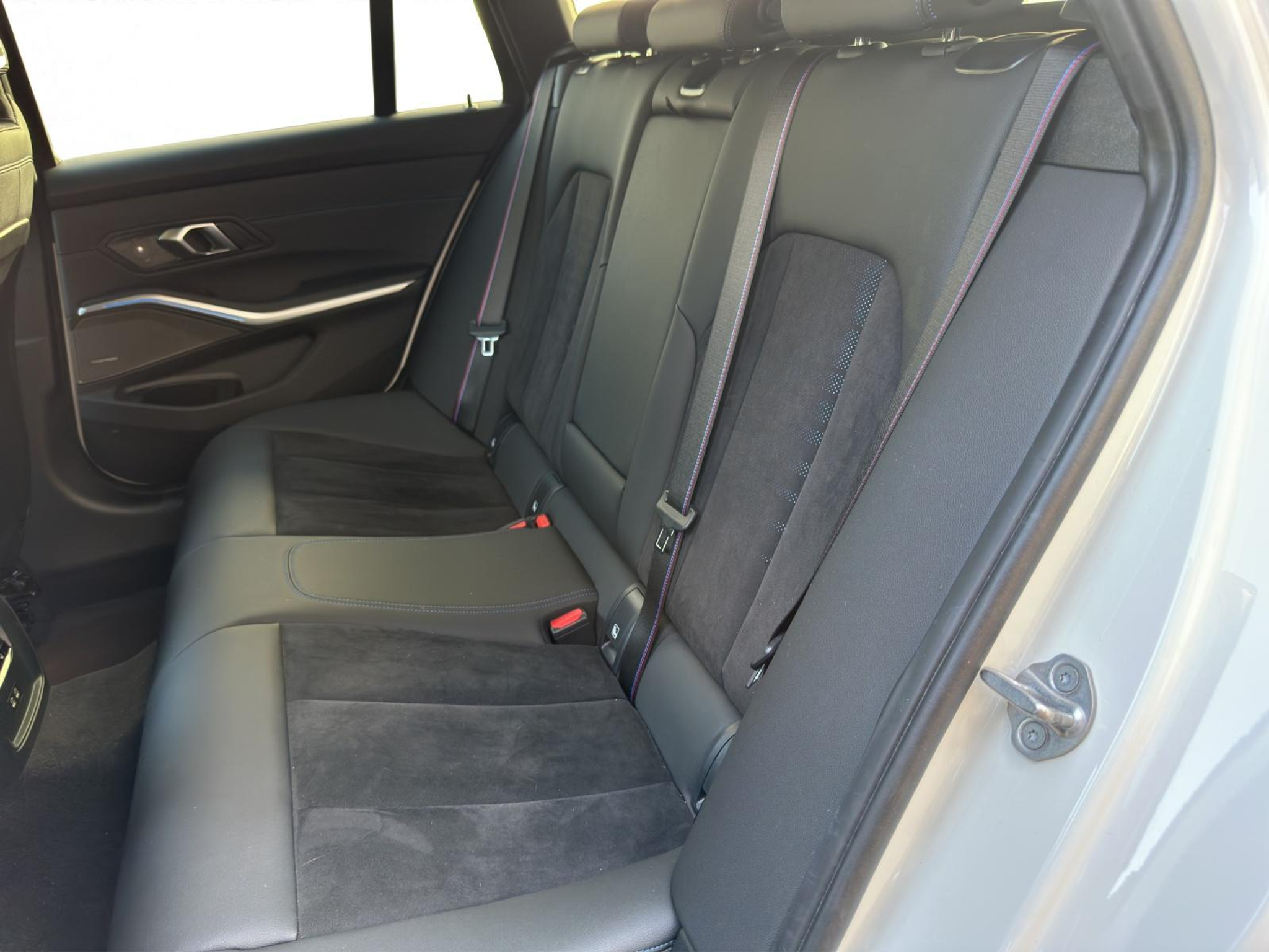 listing desktop thumbnail image 13