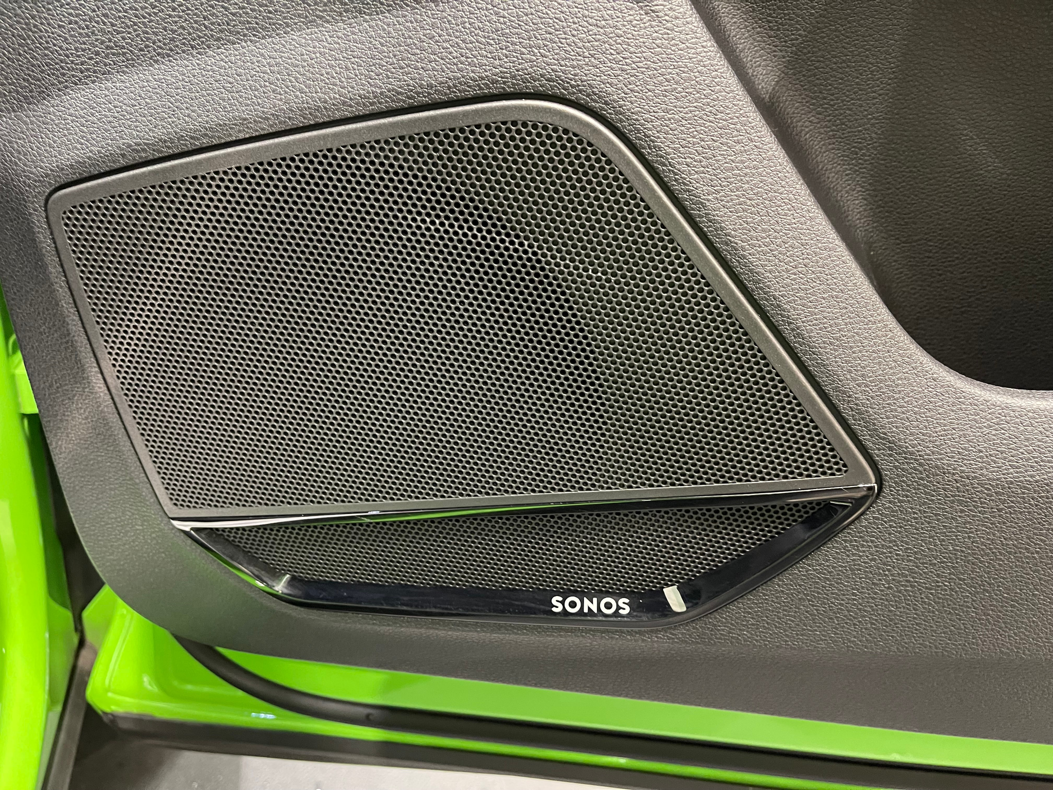 listing desktop thumbnail image 11