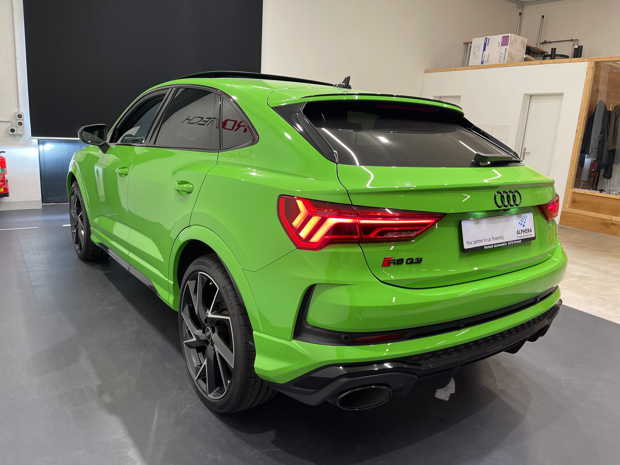 listing desktop thumbnail image 4