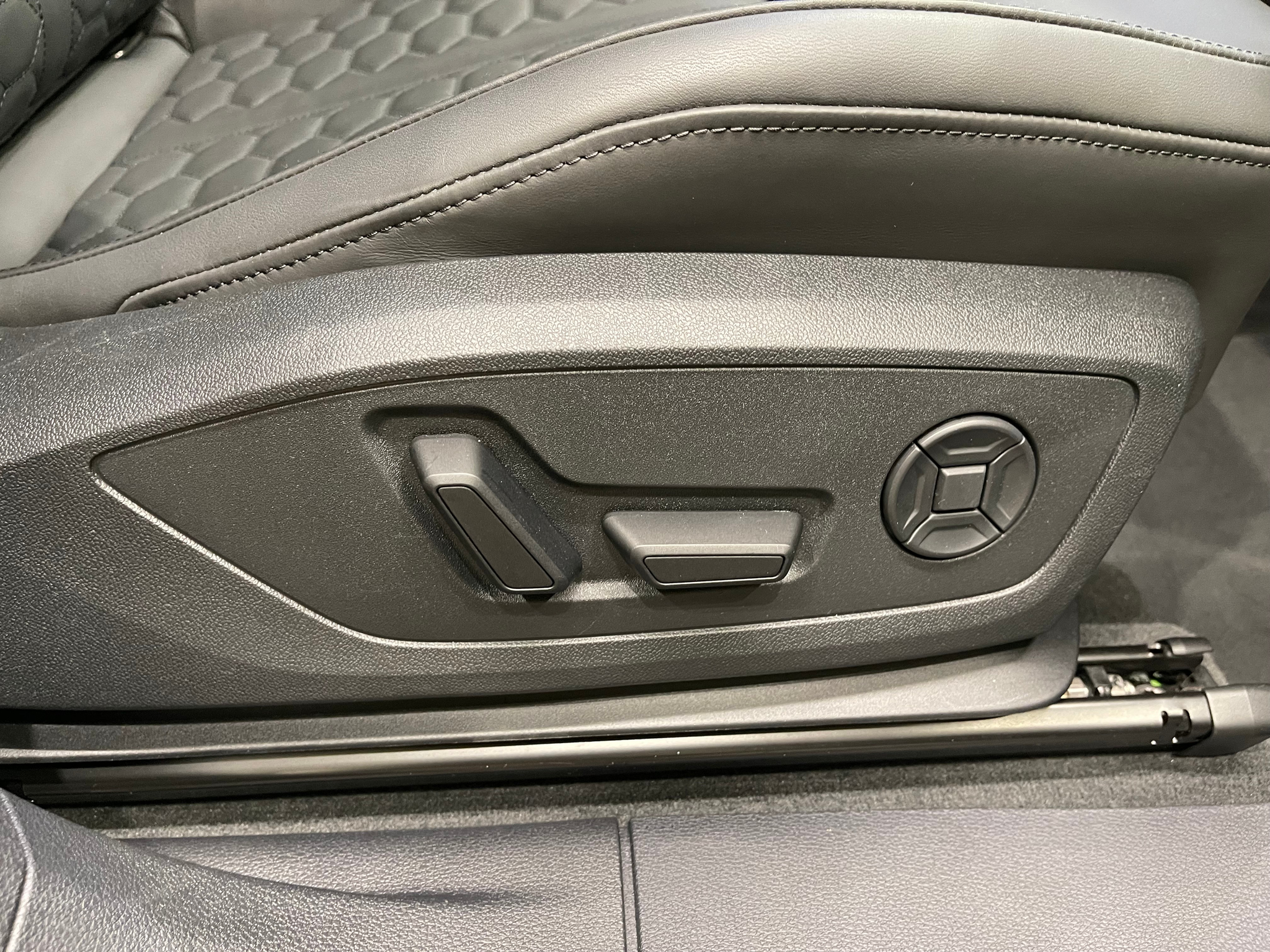 listing desktop thumbnail image 13