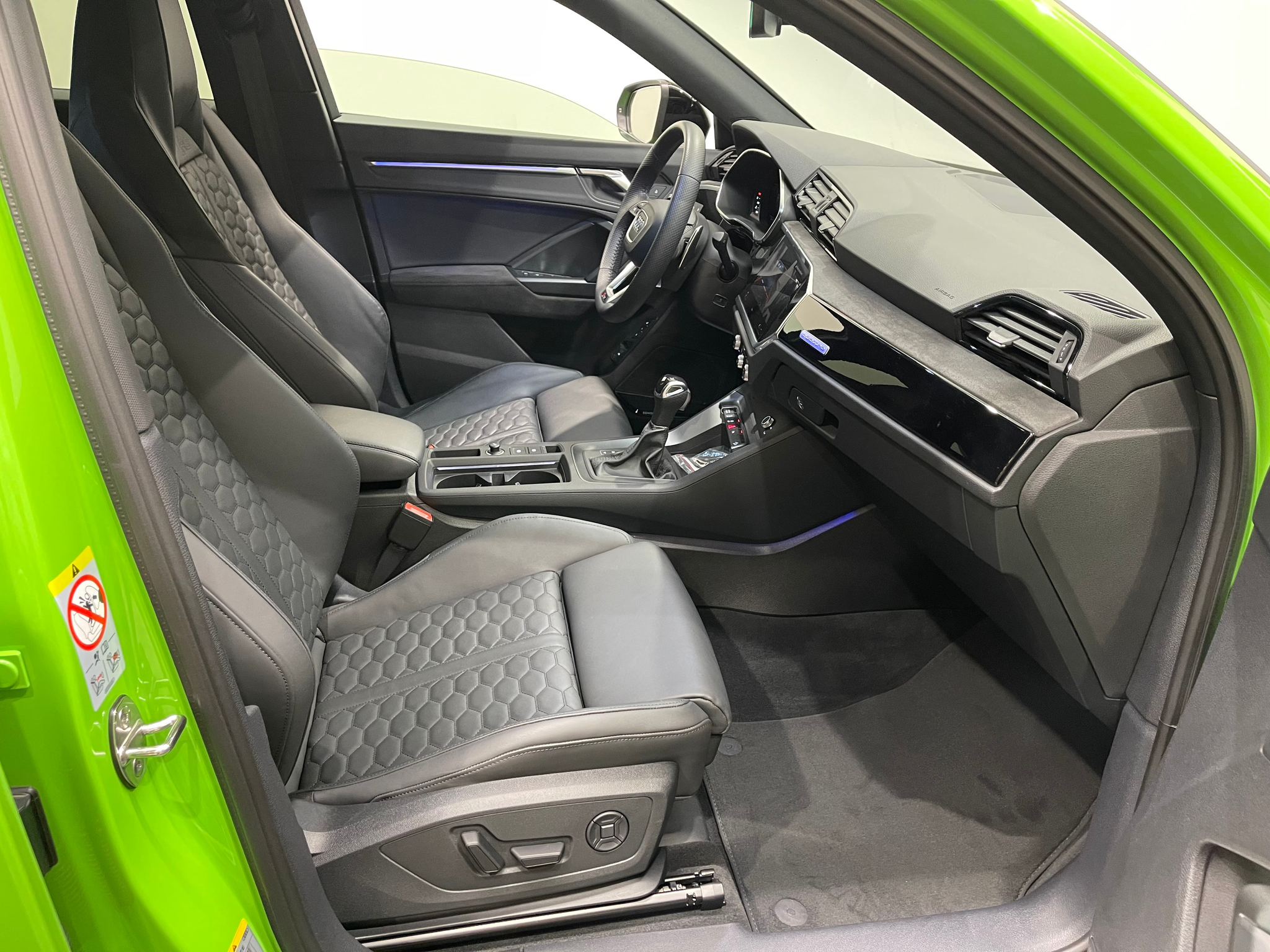 listing desktop thumbnail image 8