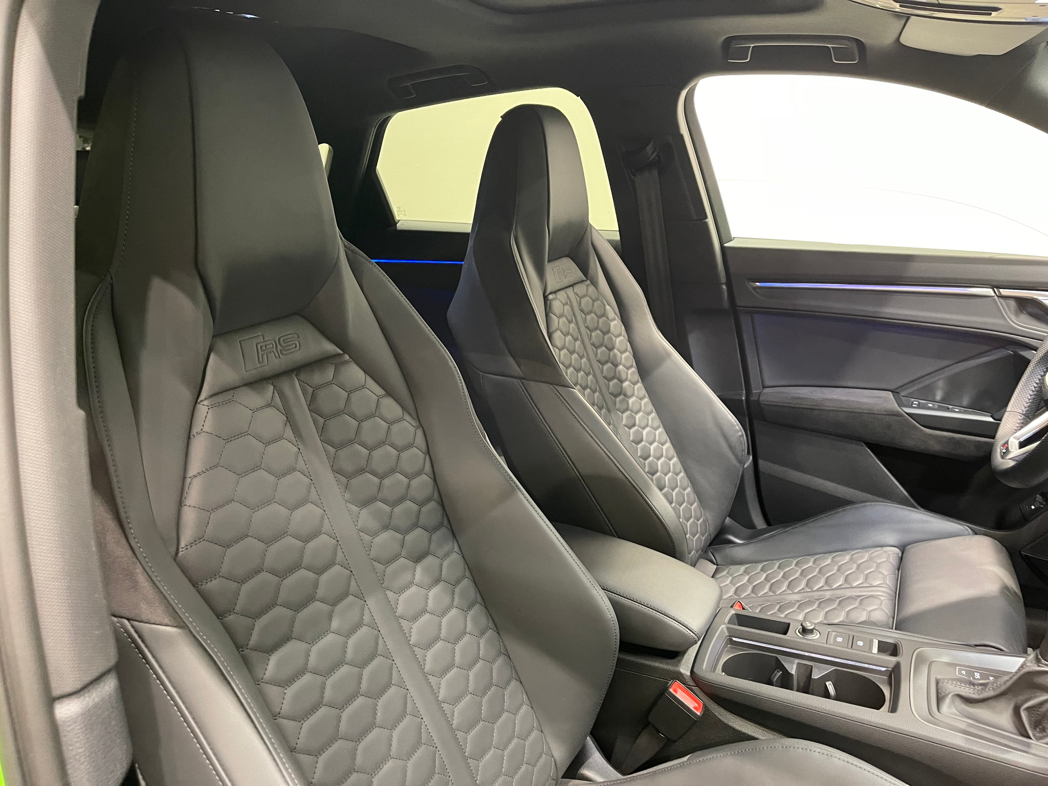 listing desktop thumbnail image 9