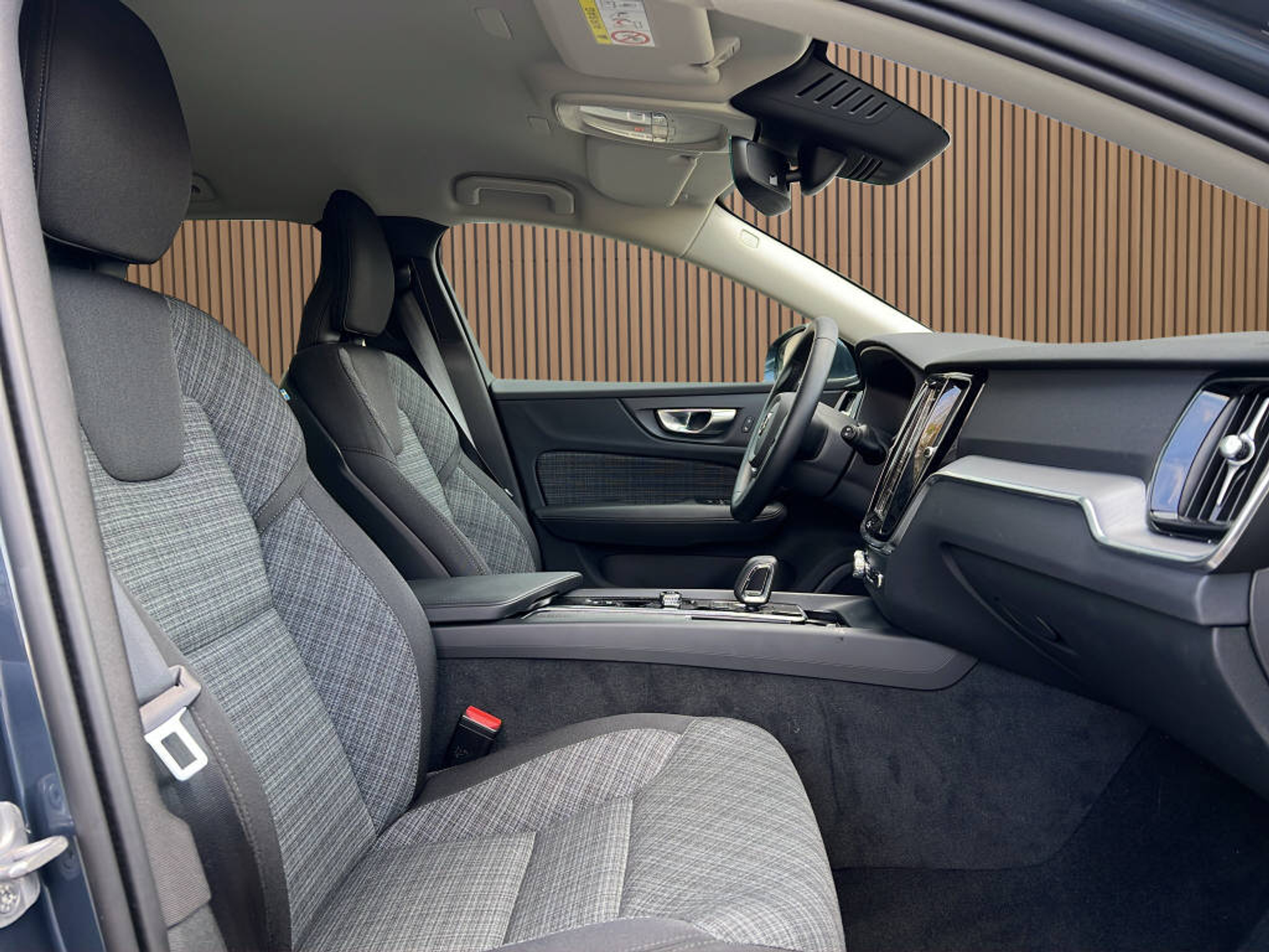 listing desktop thumbnail image 17