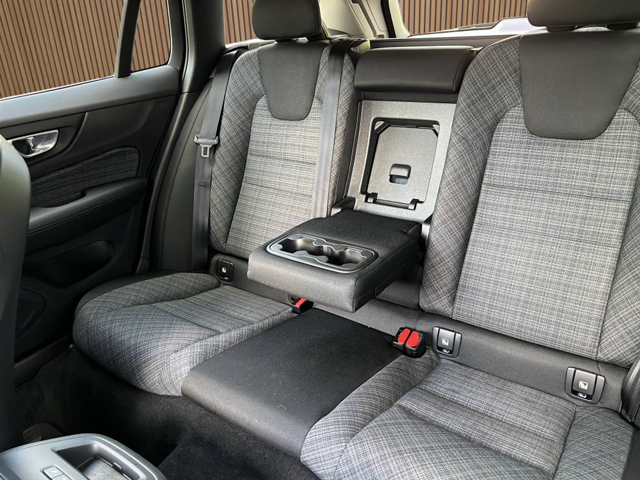 listing desktop thumbnail image 14