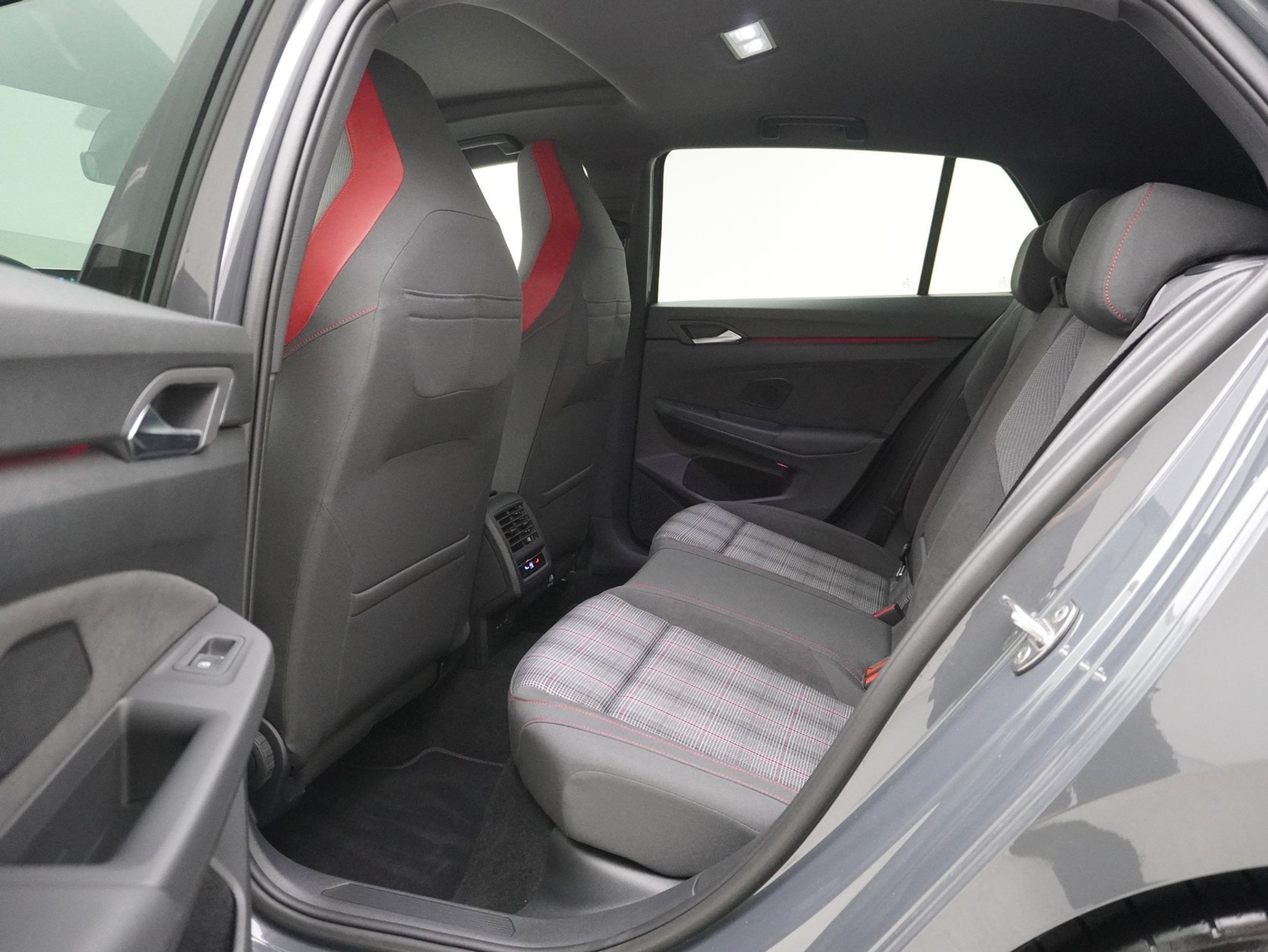 listing desktop thumbnail image 12