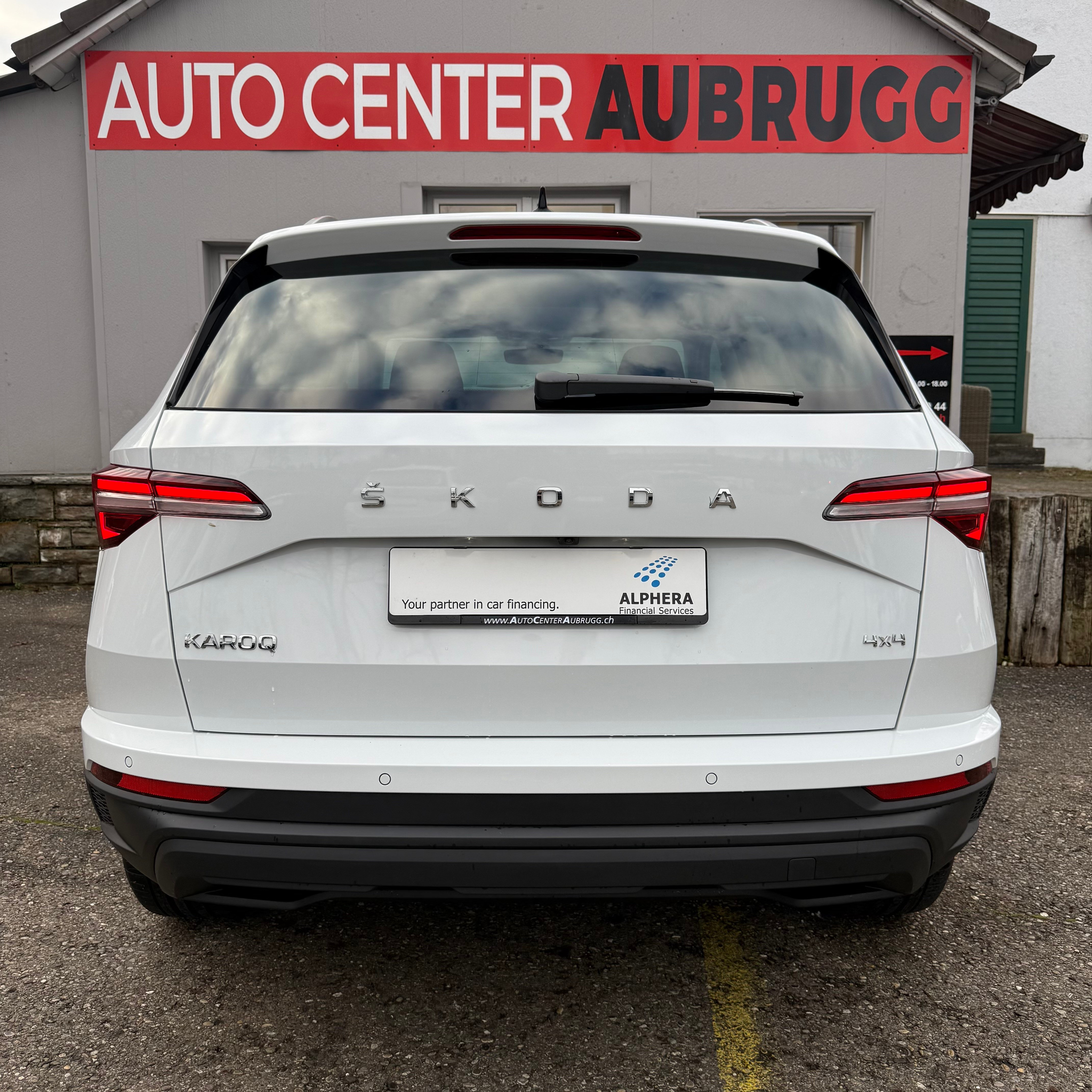 listing desktop thumbnail image 5