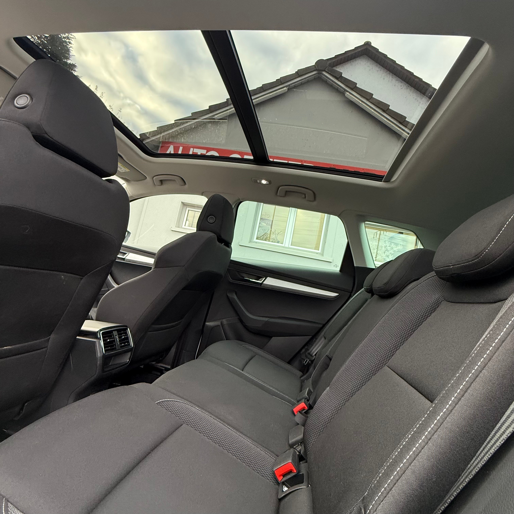 listing desktop thumbnail image 10