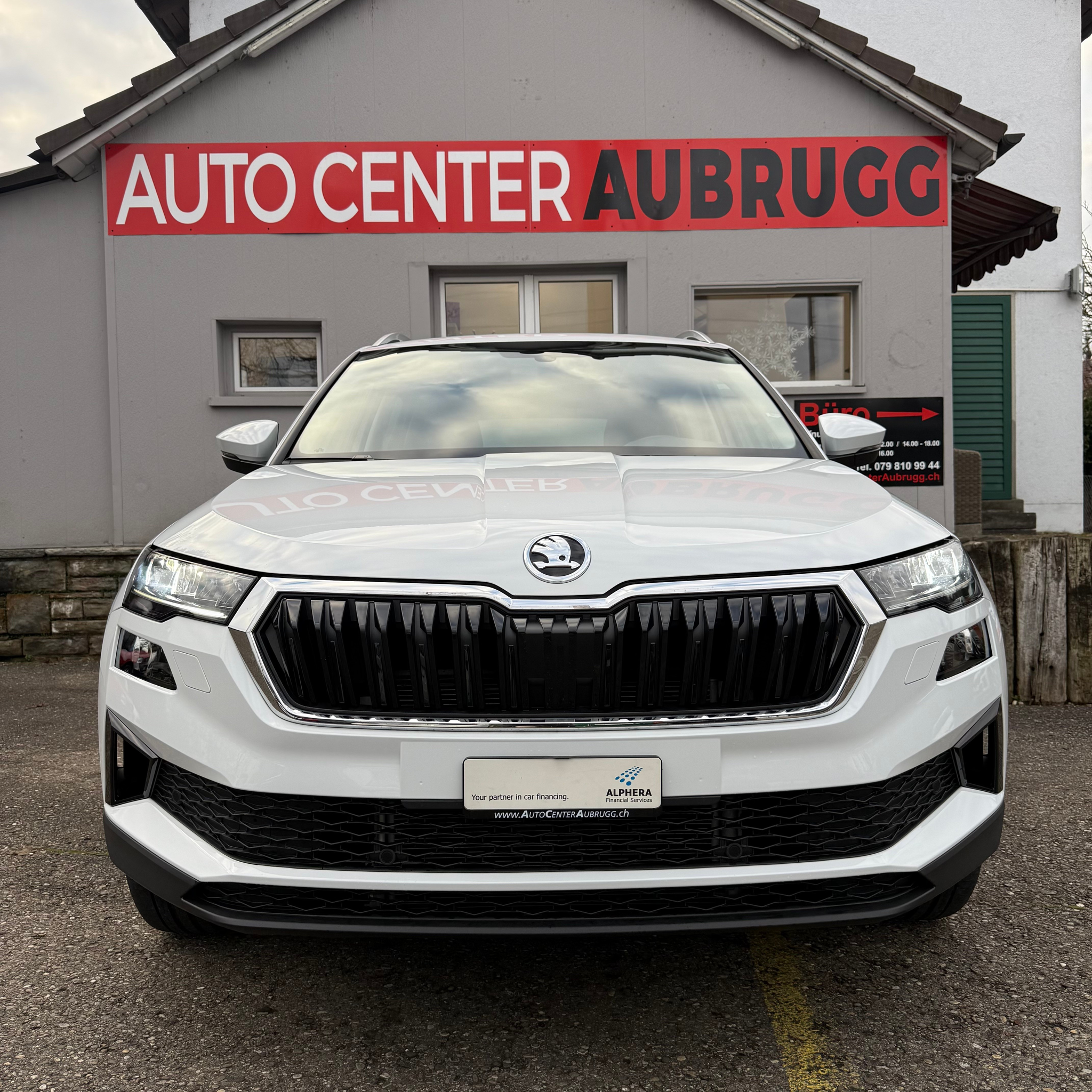 listing desktop thumbnail image 3