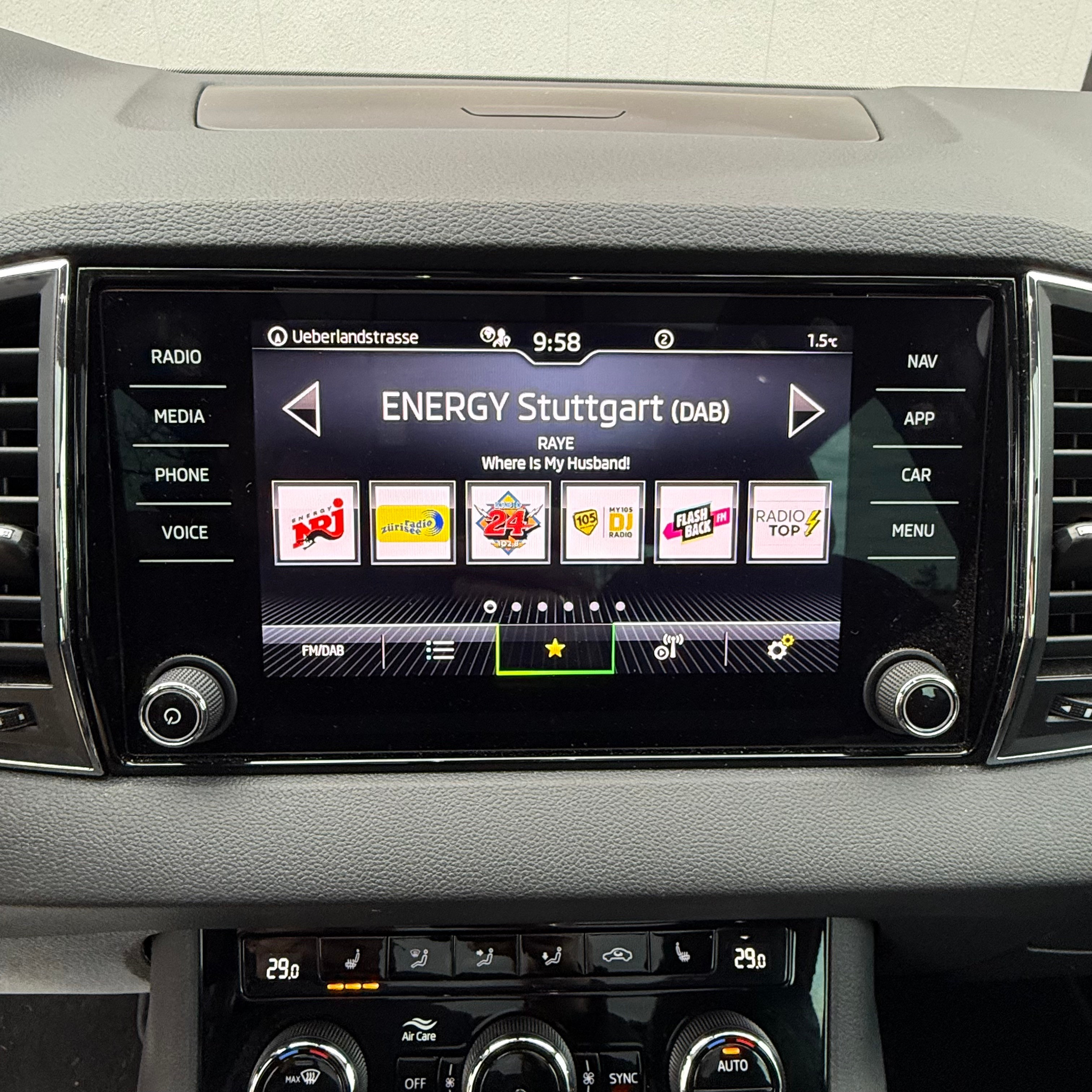 listing desktop thumbnail image 18