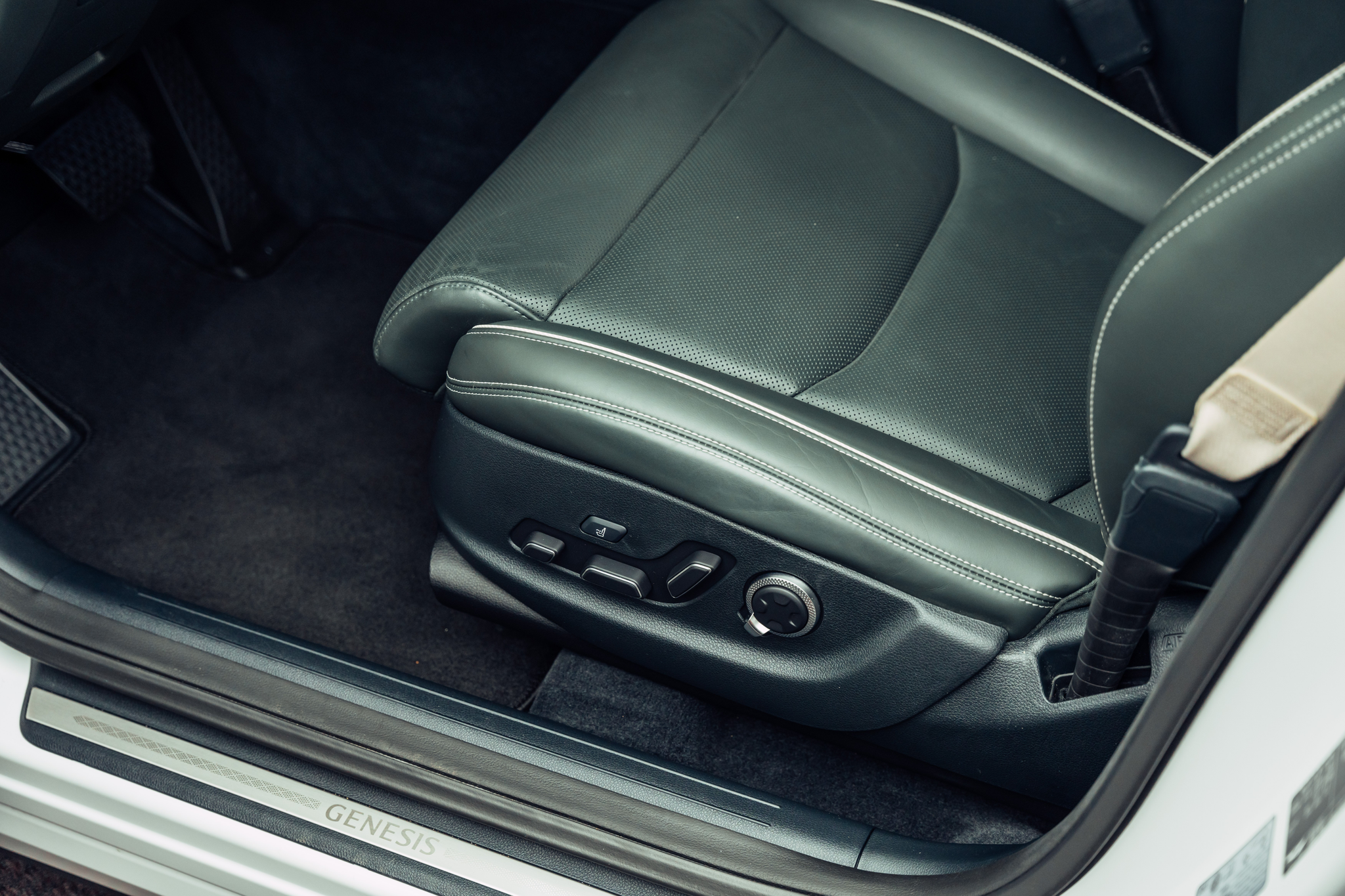 listing desktop thumbnail image 11