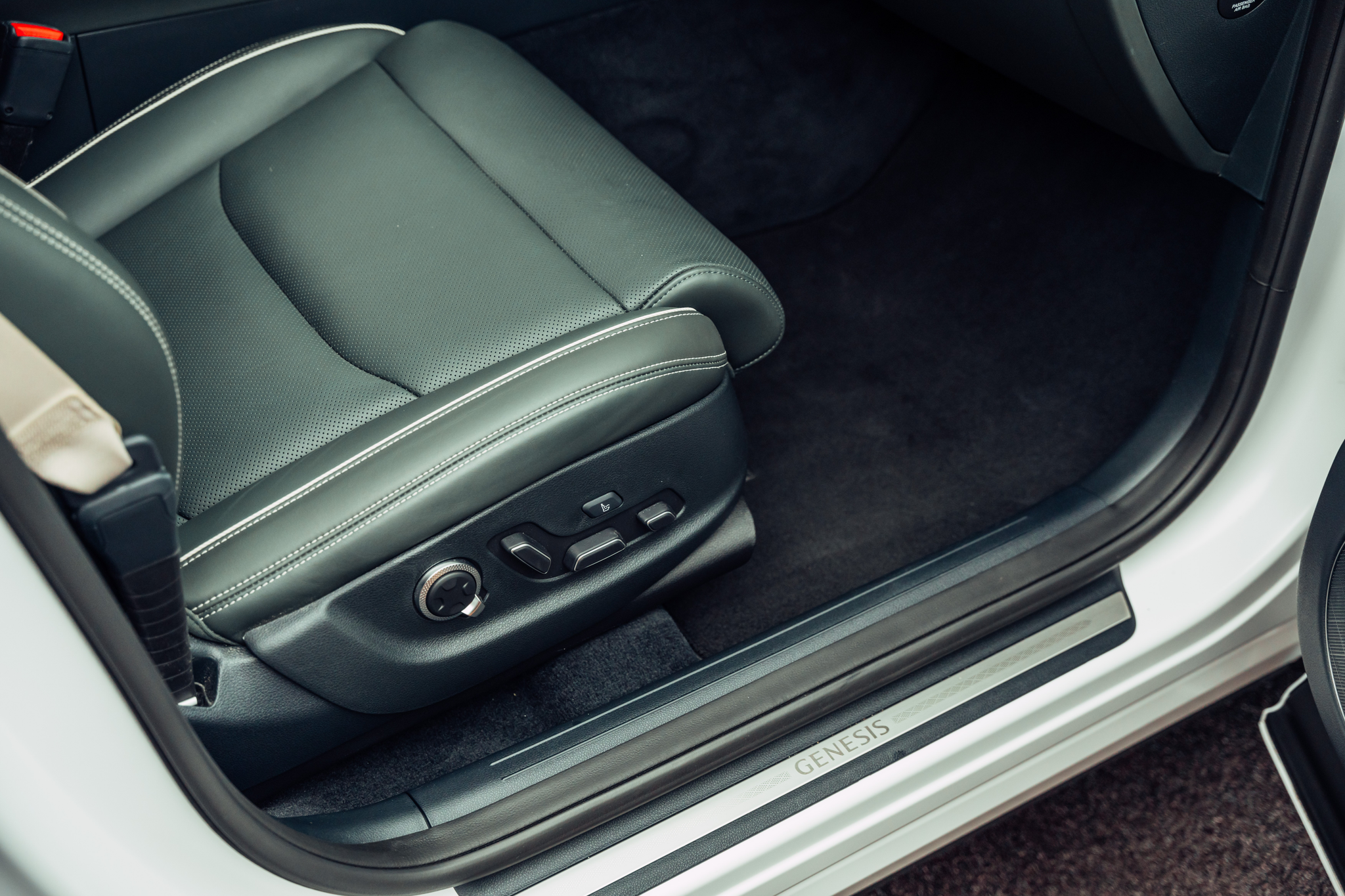 listing desktop thumbnail image 10