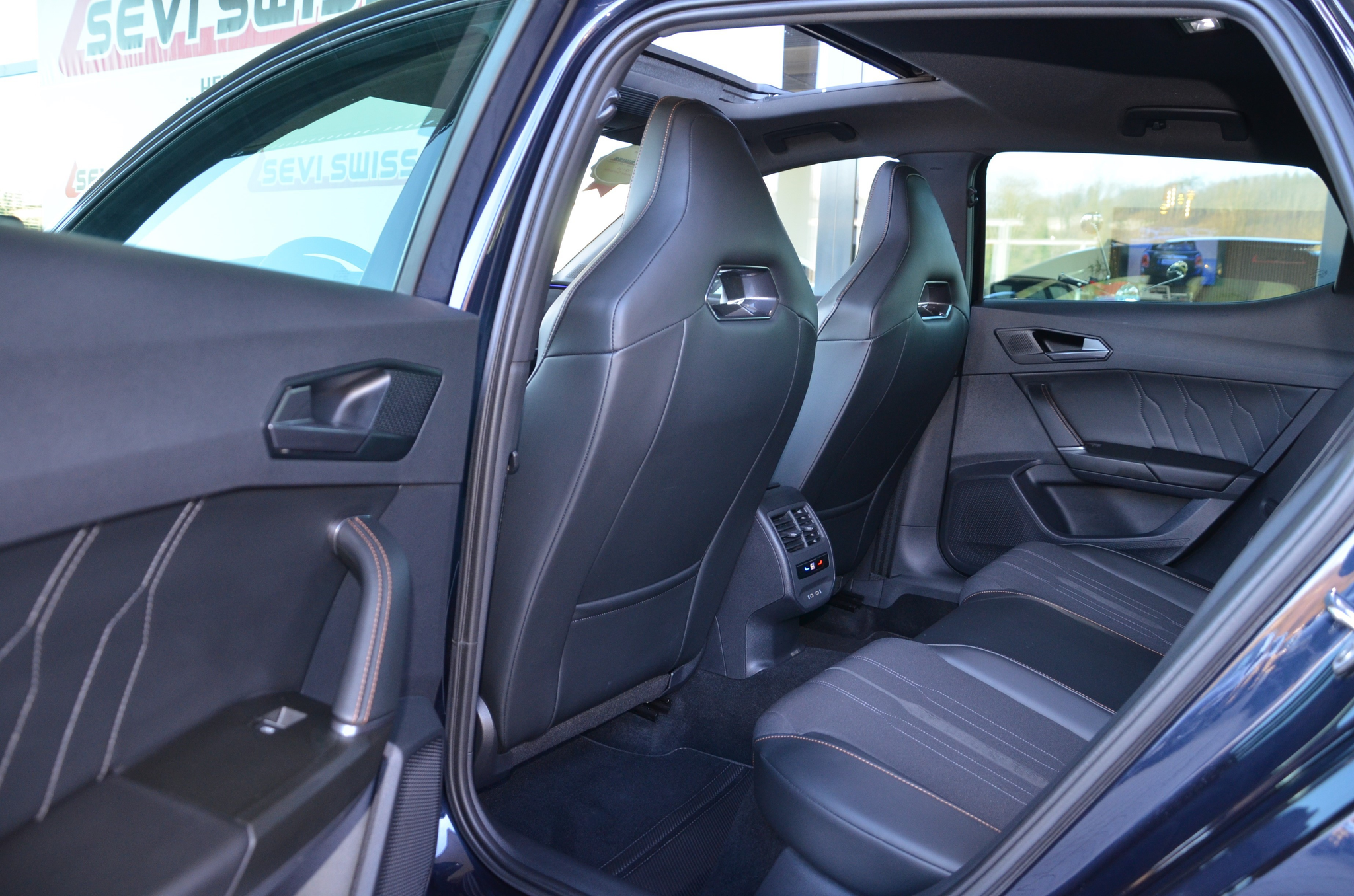 listing desktop thumbnail image 12