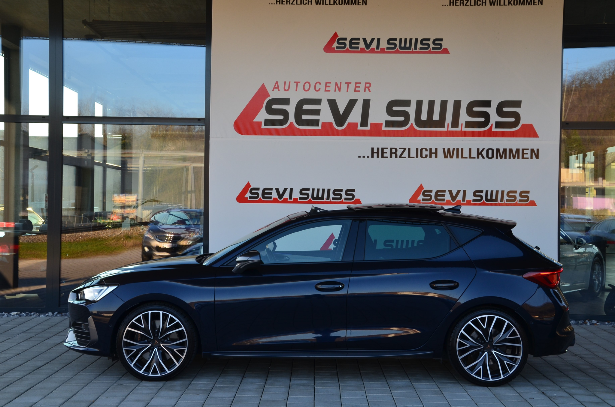 listing desktop thumbnail image 5