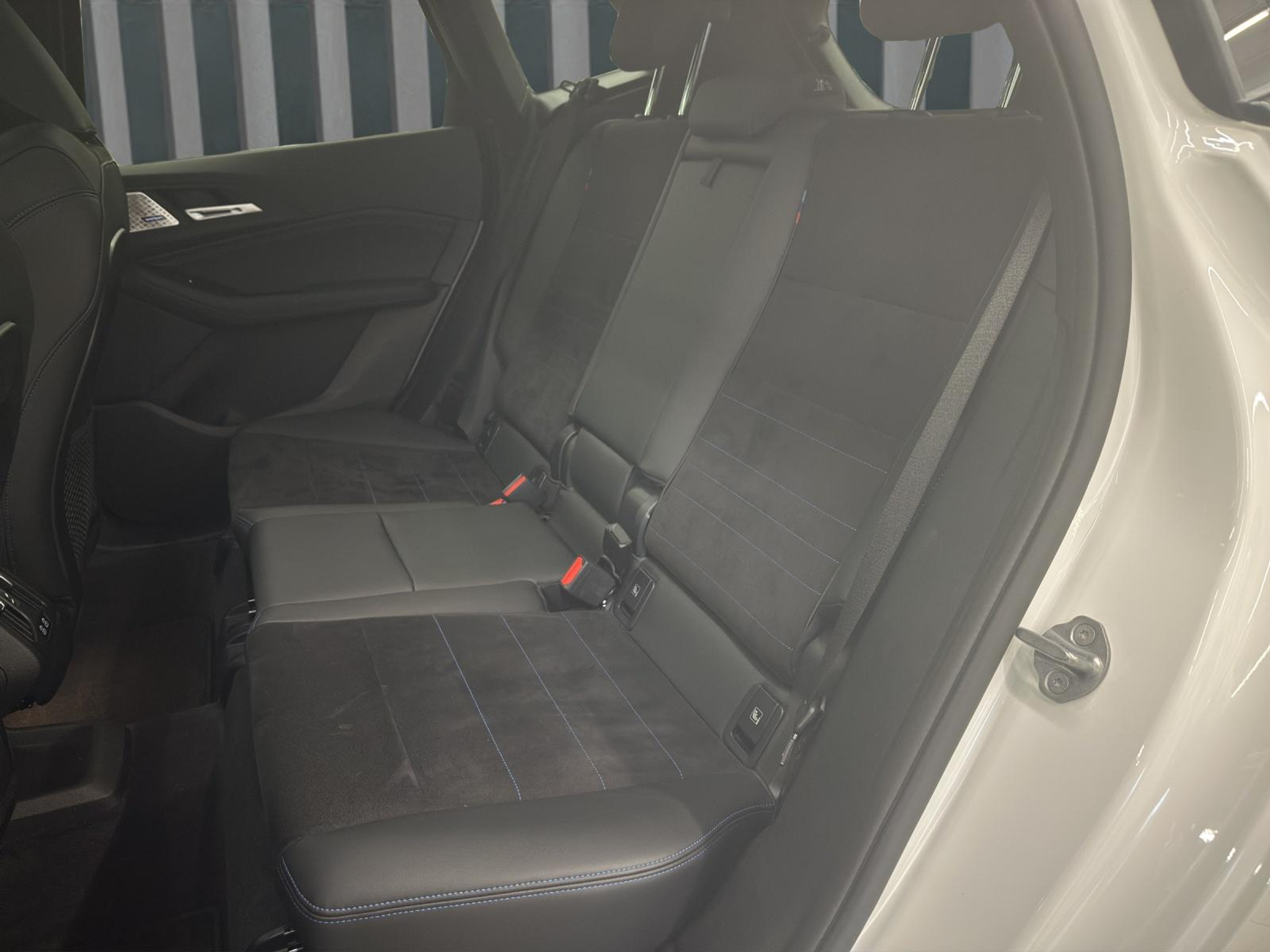 listing desktop thumbnail image 15