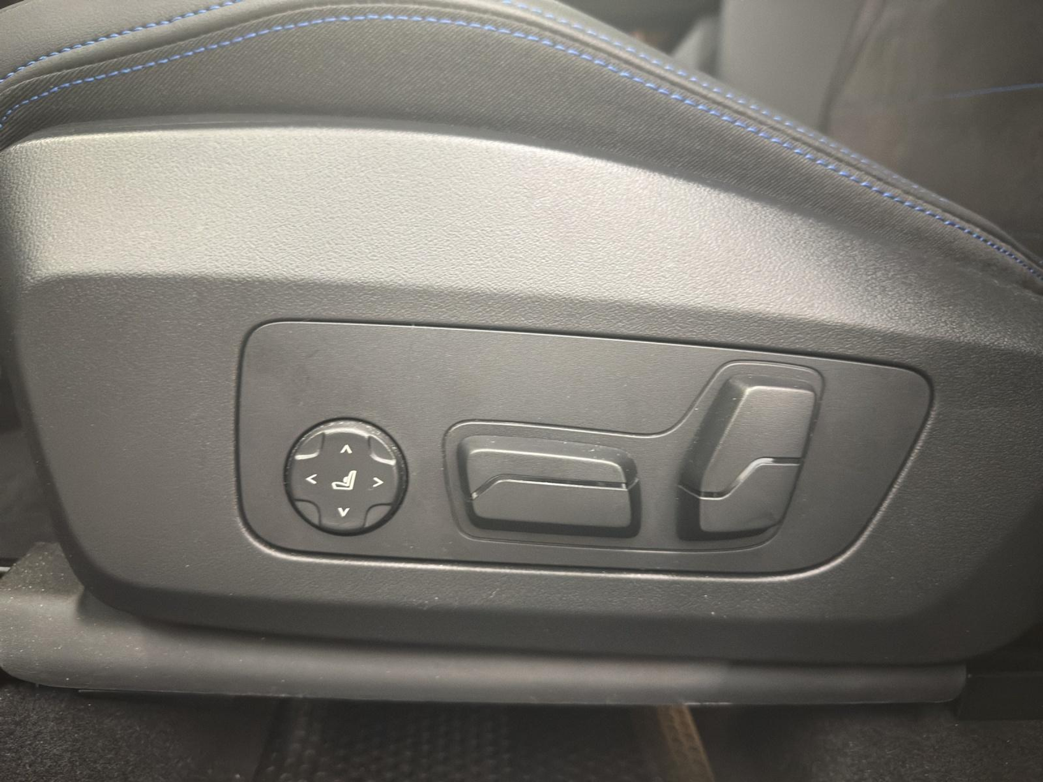 listing desktop thumbnail image 17