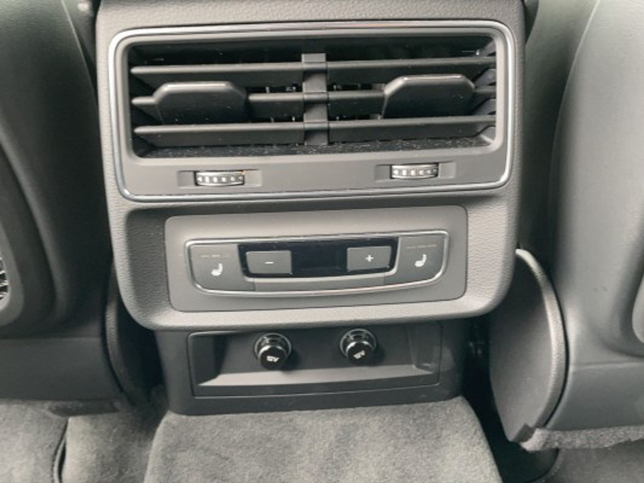 listing desktop thumbnail image 12