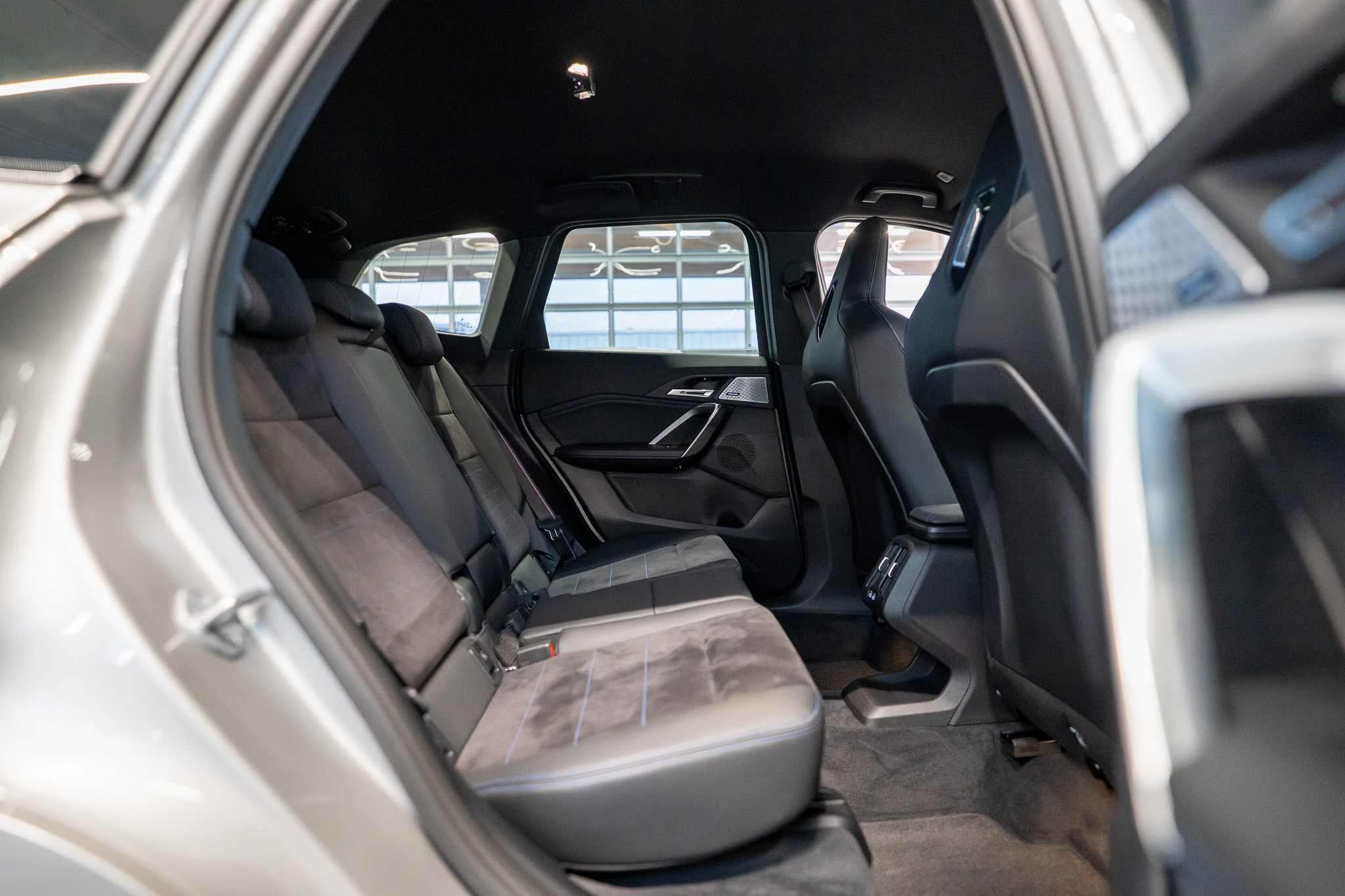 listing desktop thumbnail image 15