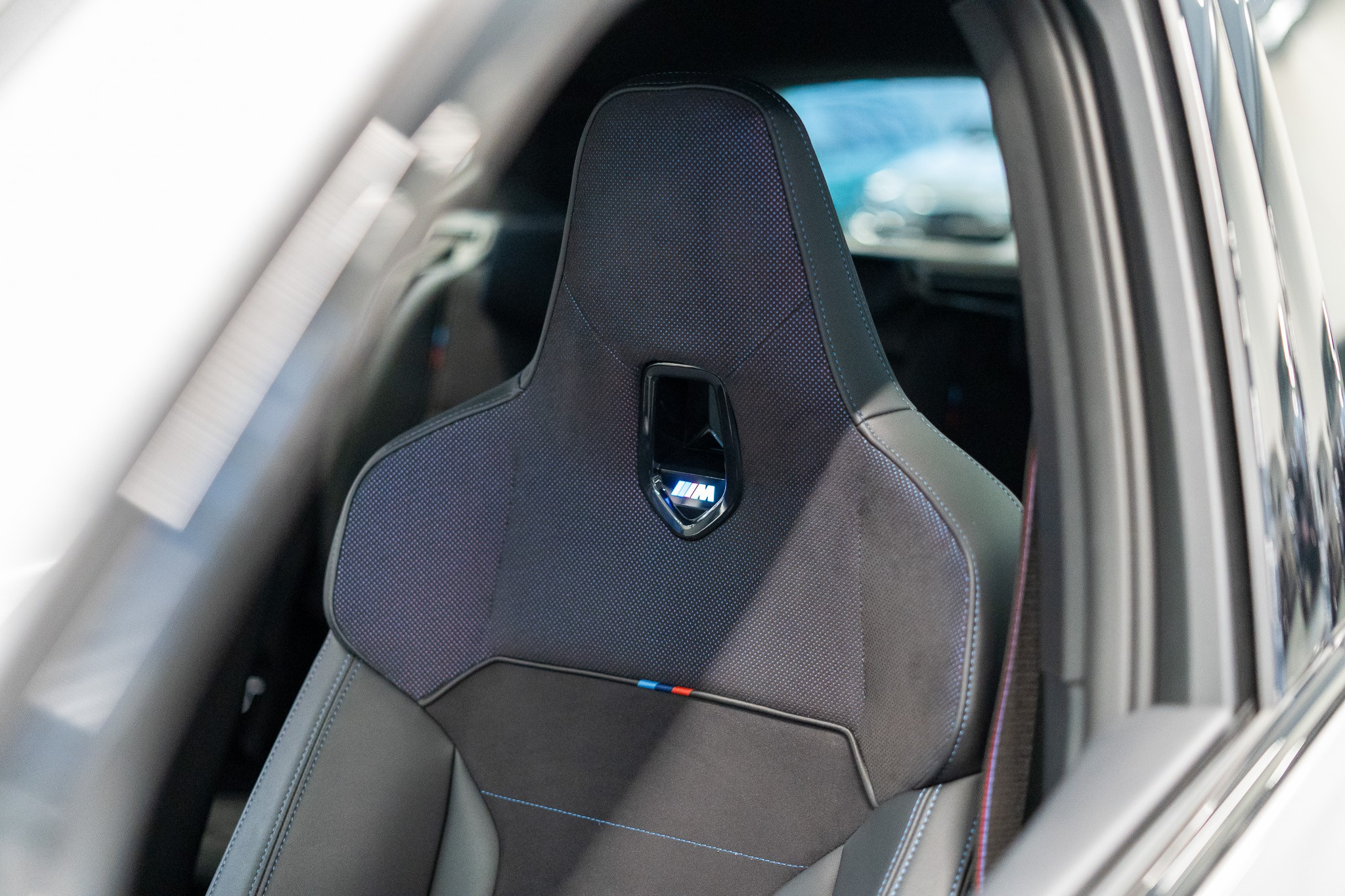 listing desktop thumbnail image 11