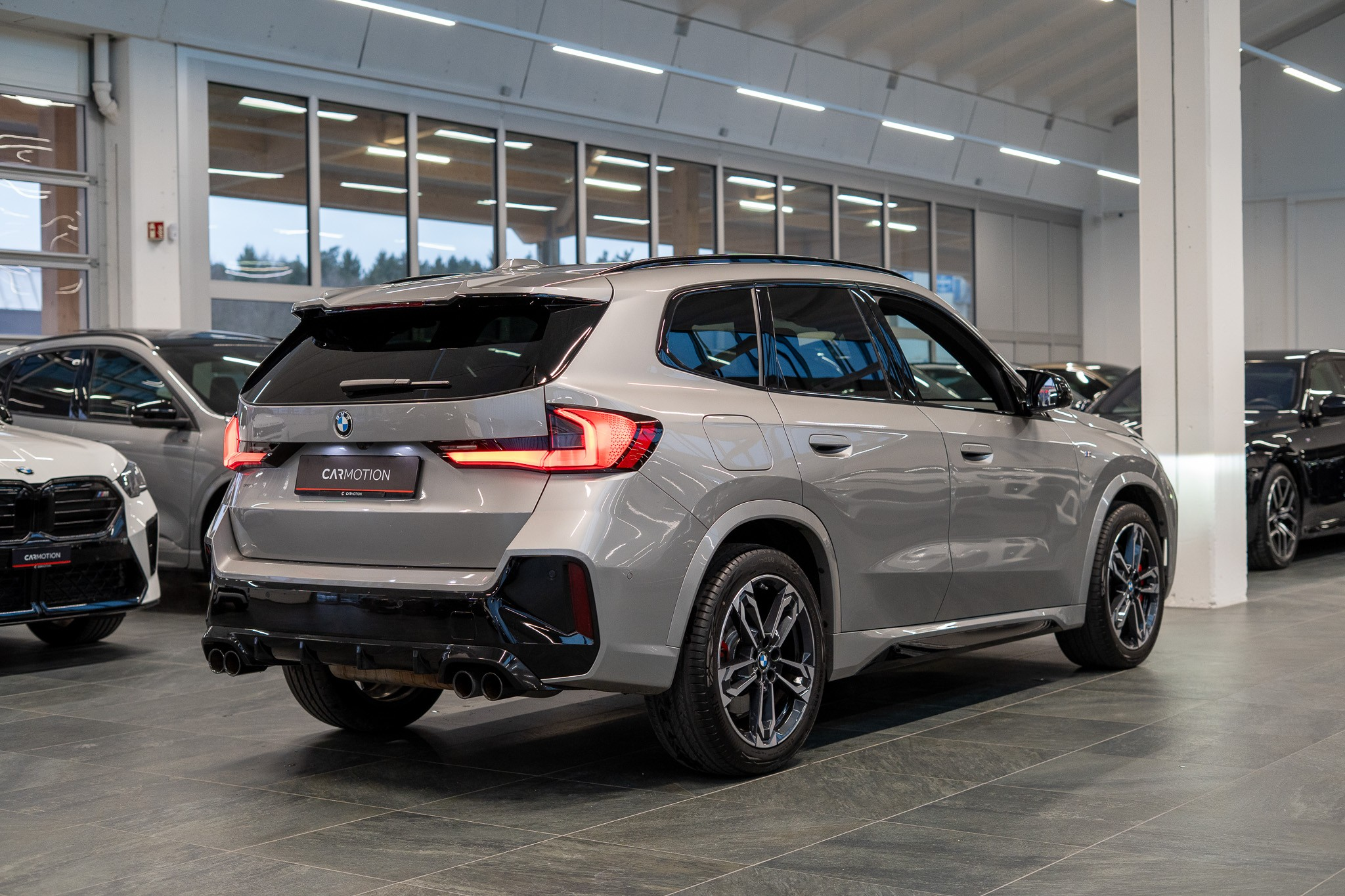 listing desktop thumbnail image 3