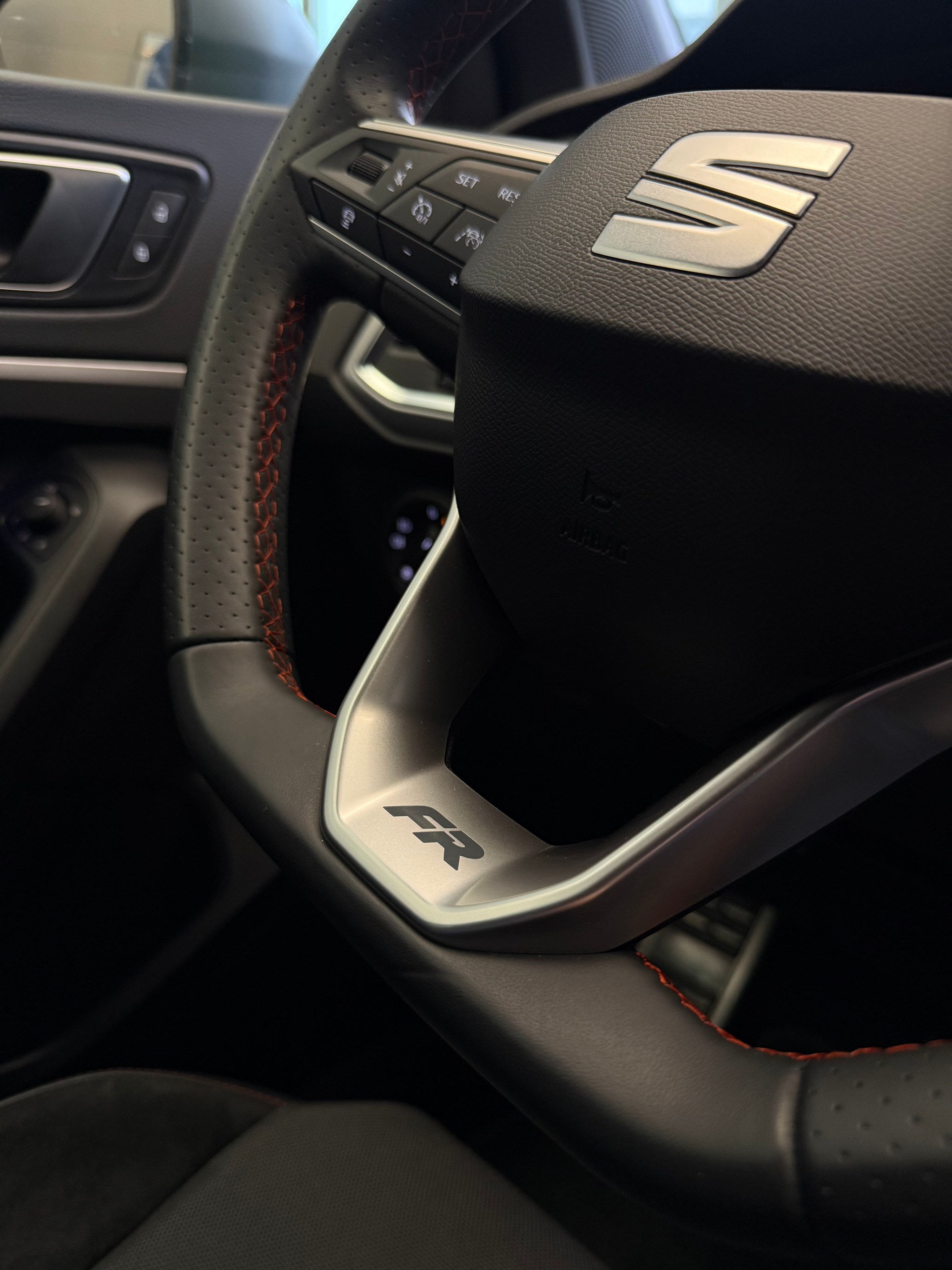 listing desktop thumbnail image 18