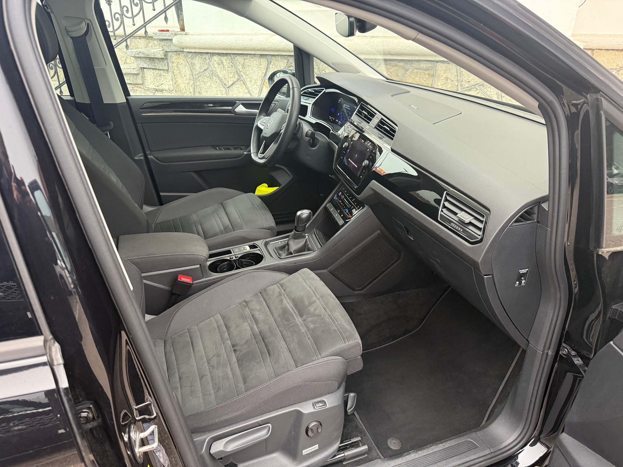 listing desktop thumbnail image 12