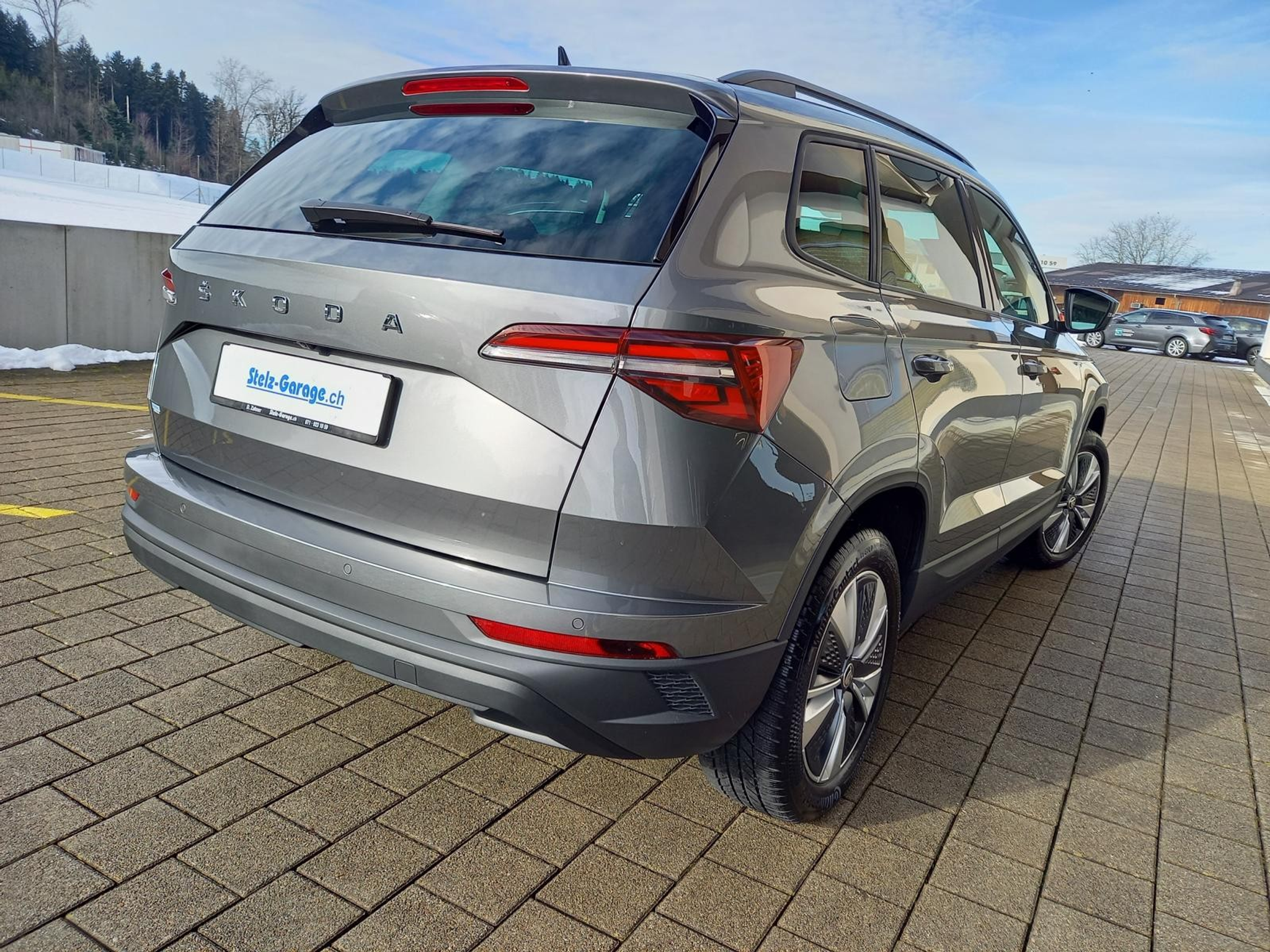 listing desktop thumbnail image 1