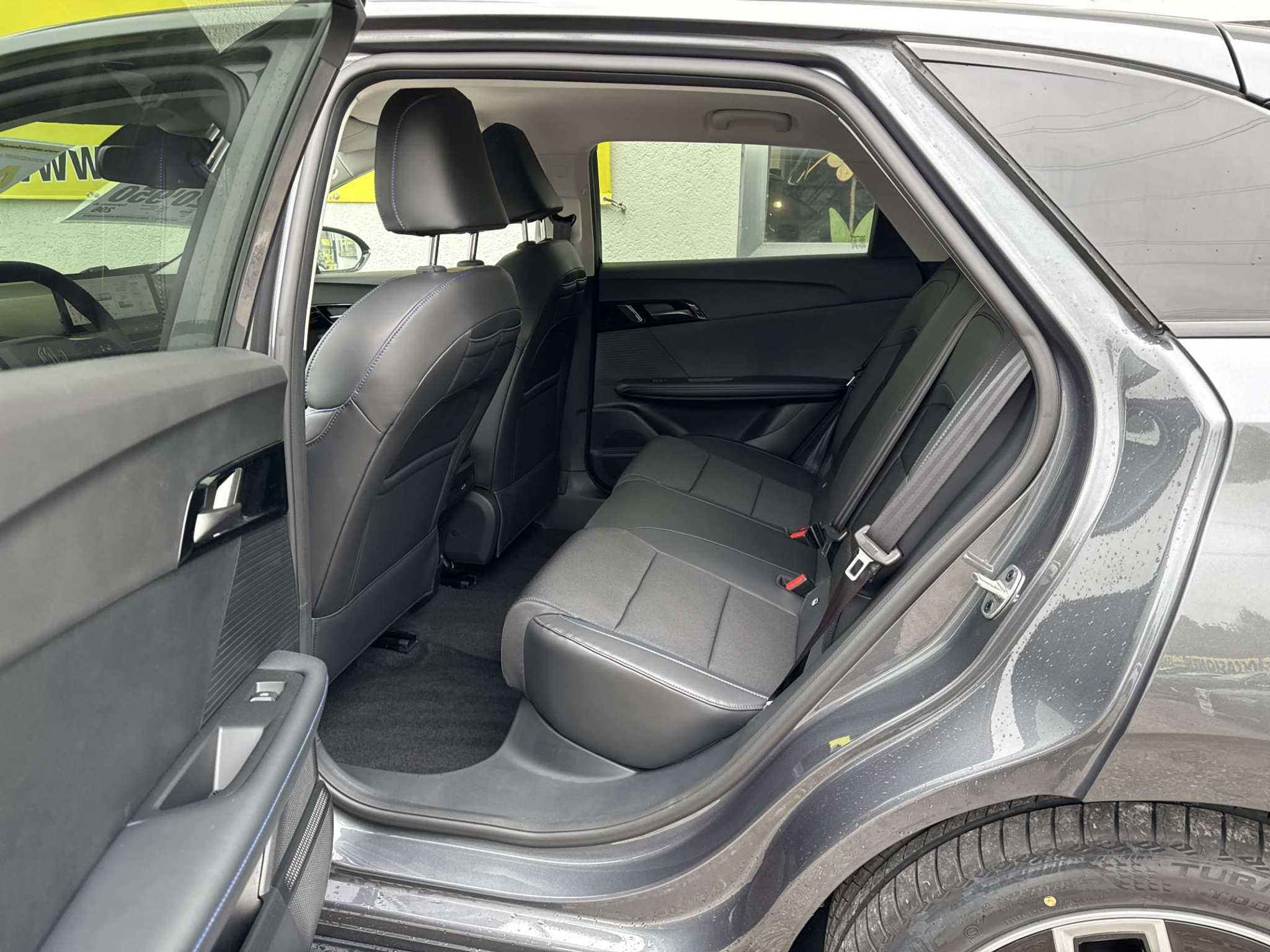 listing desktop thumbnail image 7