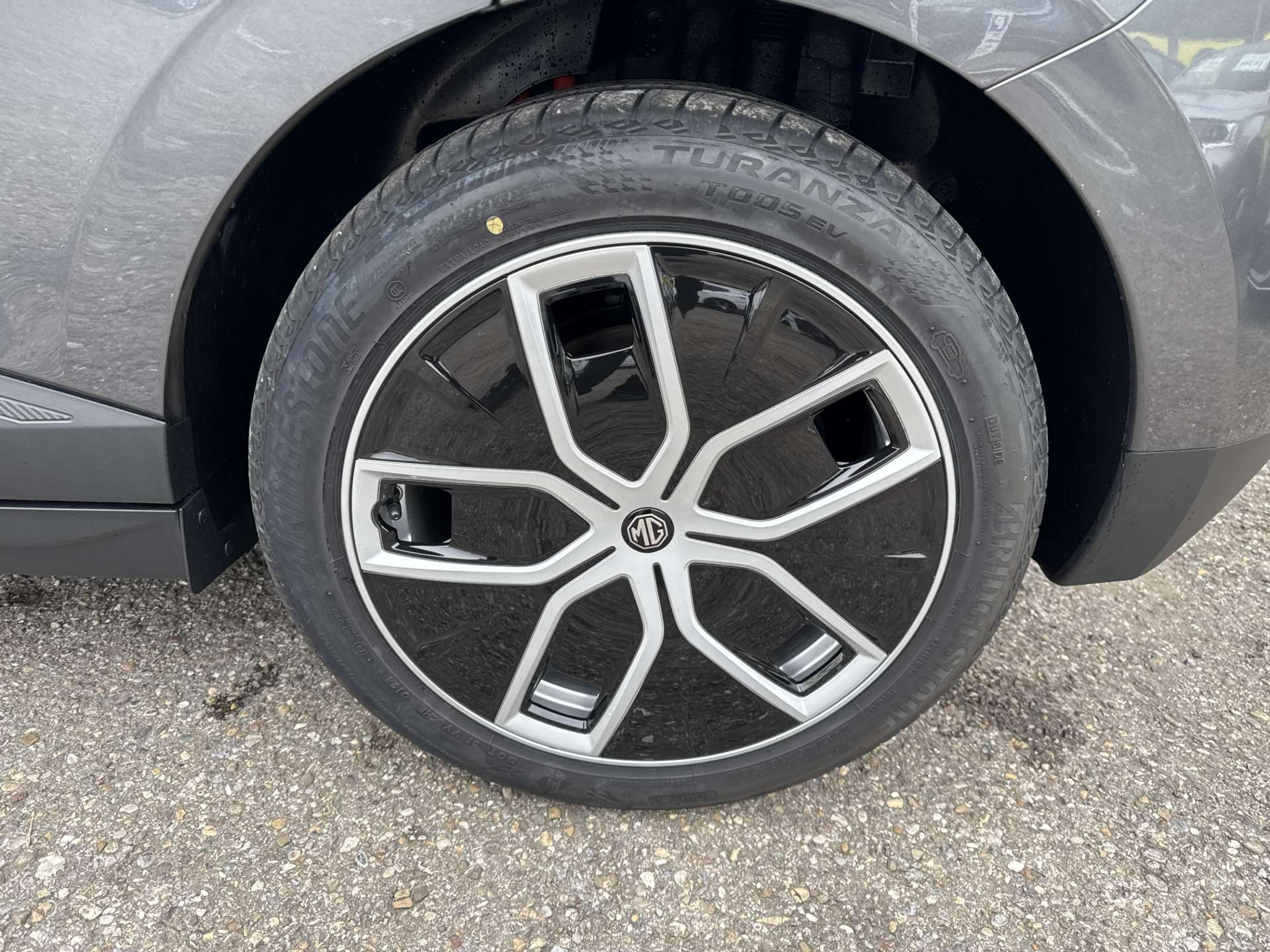 listing desktop thumbnail image 9