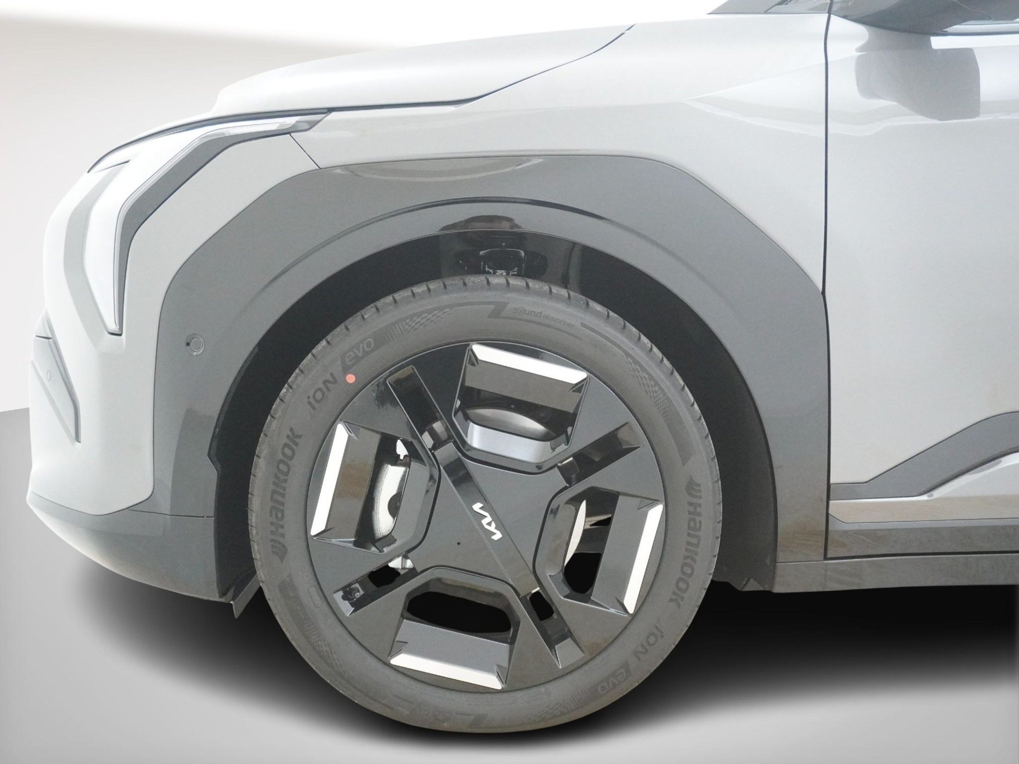 listing desktop thumbnail image 9