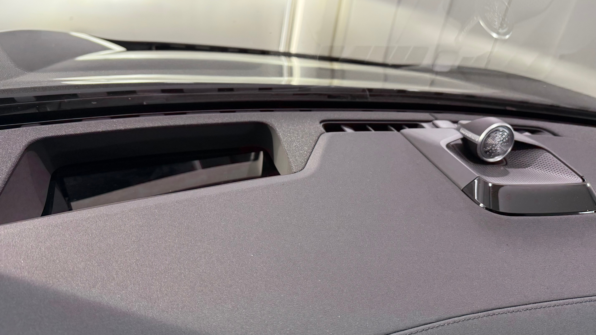 listing desktop thumbnail image 13