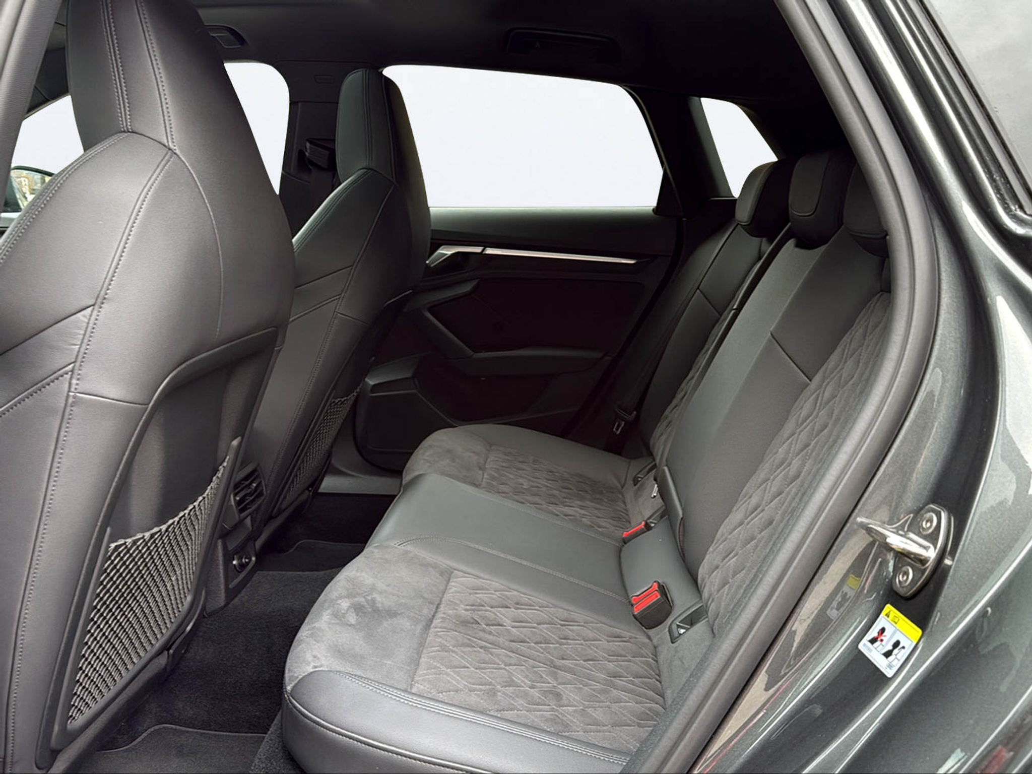 listing desktop thumbnail image 13