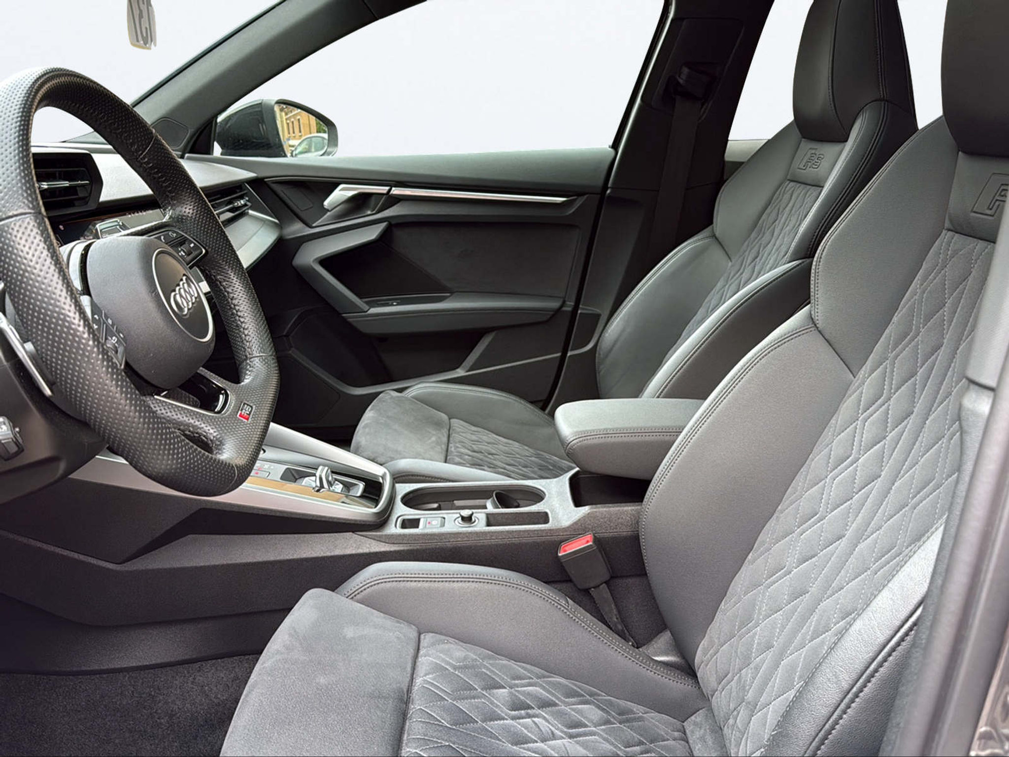 listing desktop thumbnail image 9