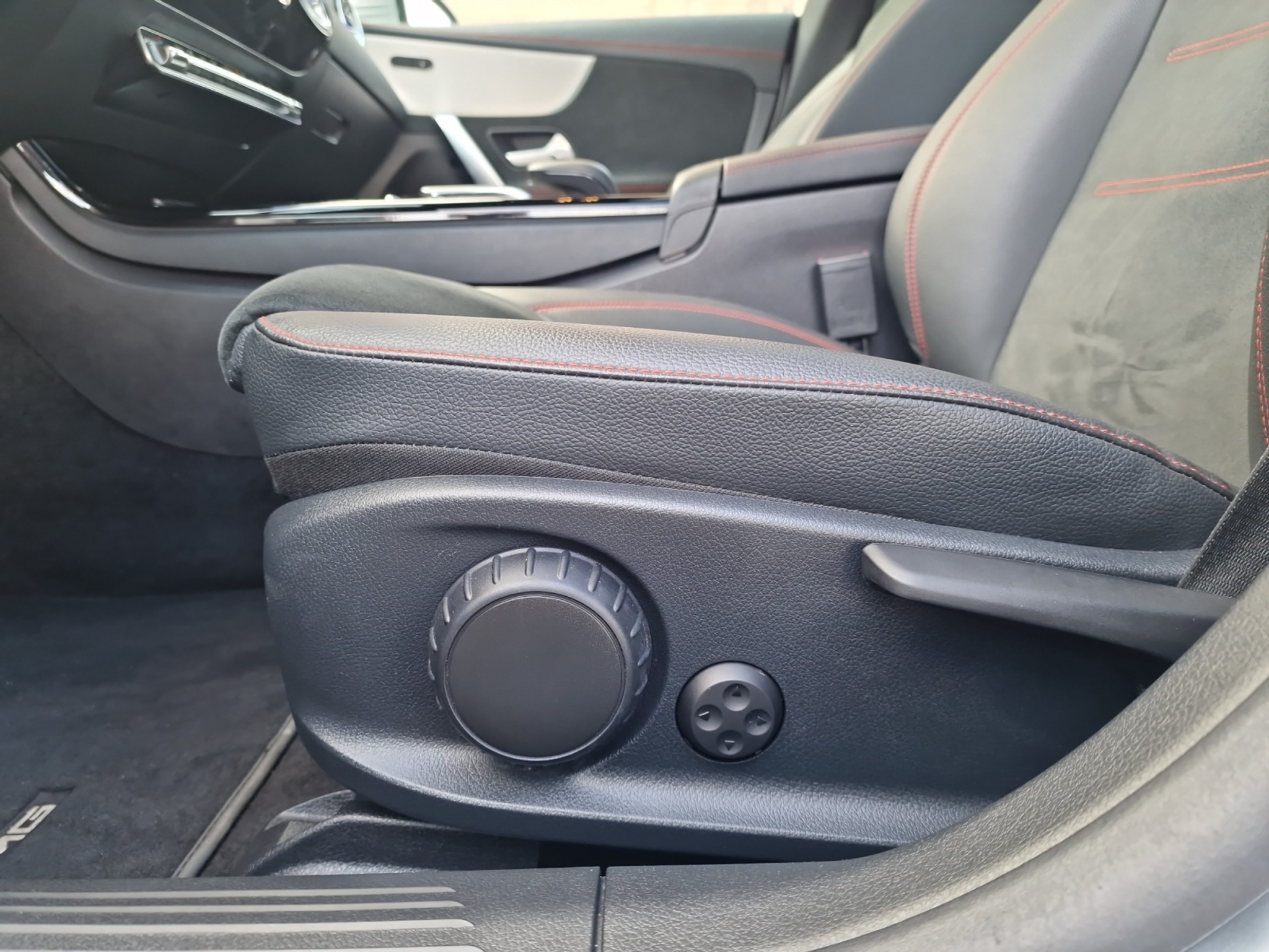 listing desktop thumbnail image 11