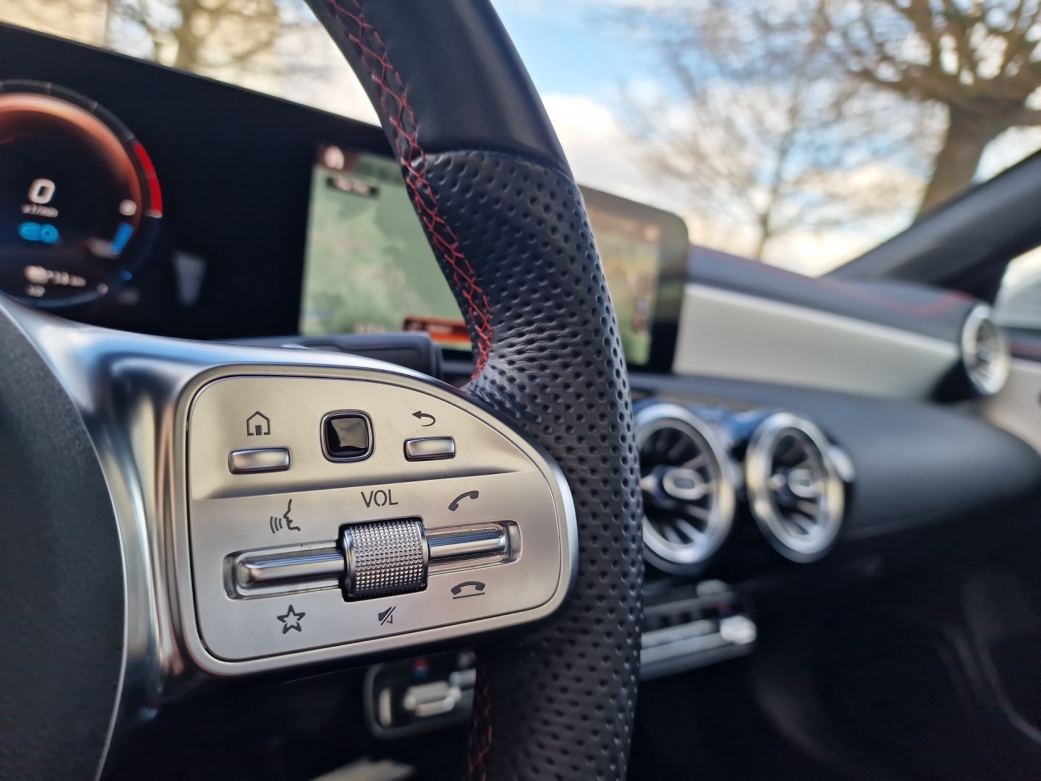 listing desktop thumbnail image 15