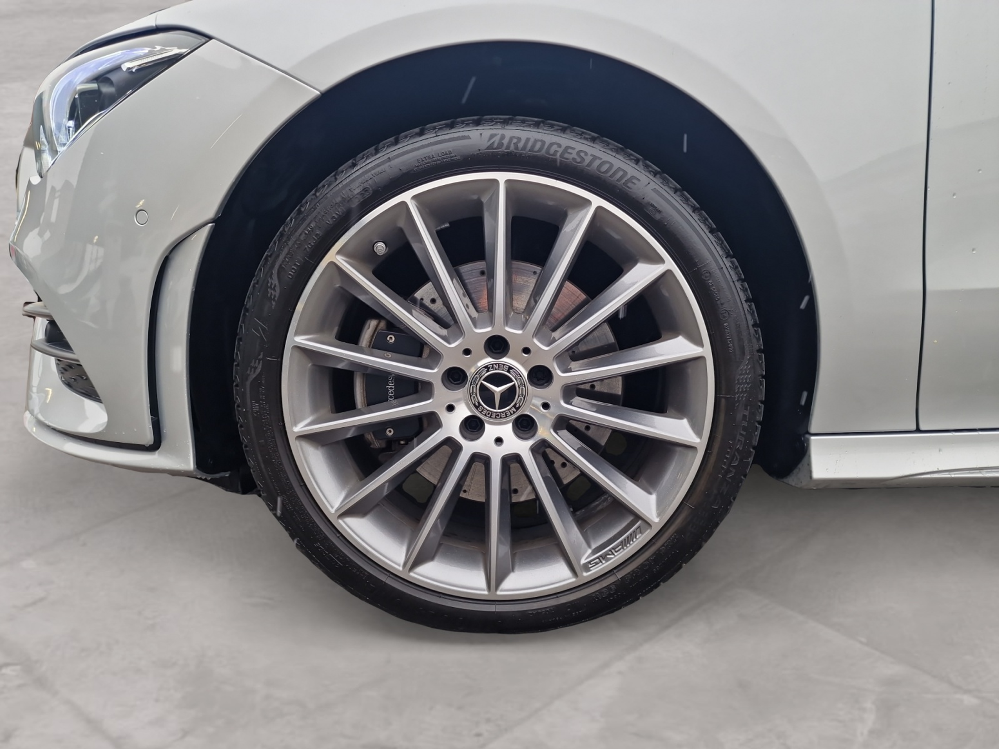 listing desktop thumbnail image 8