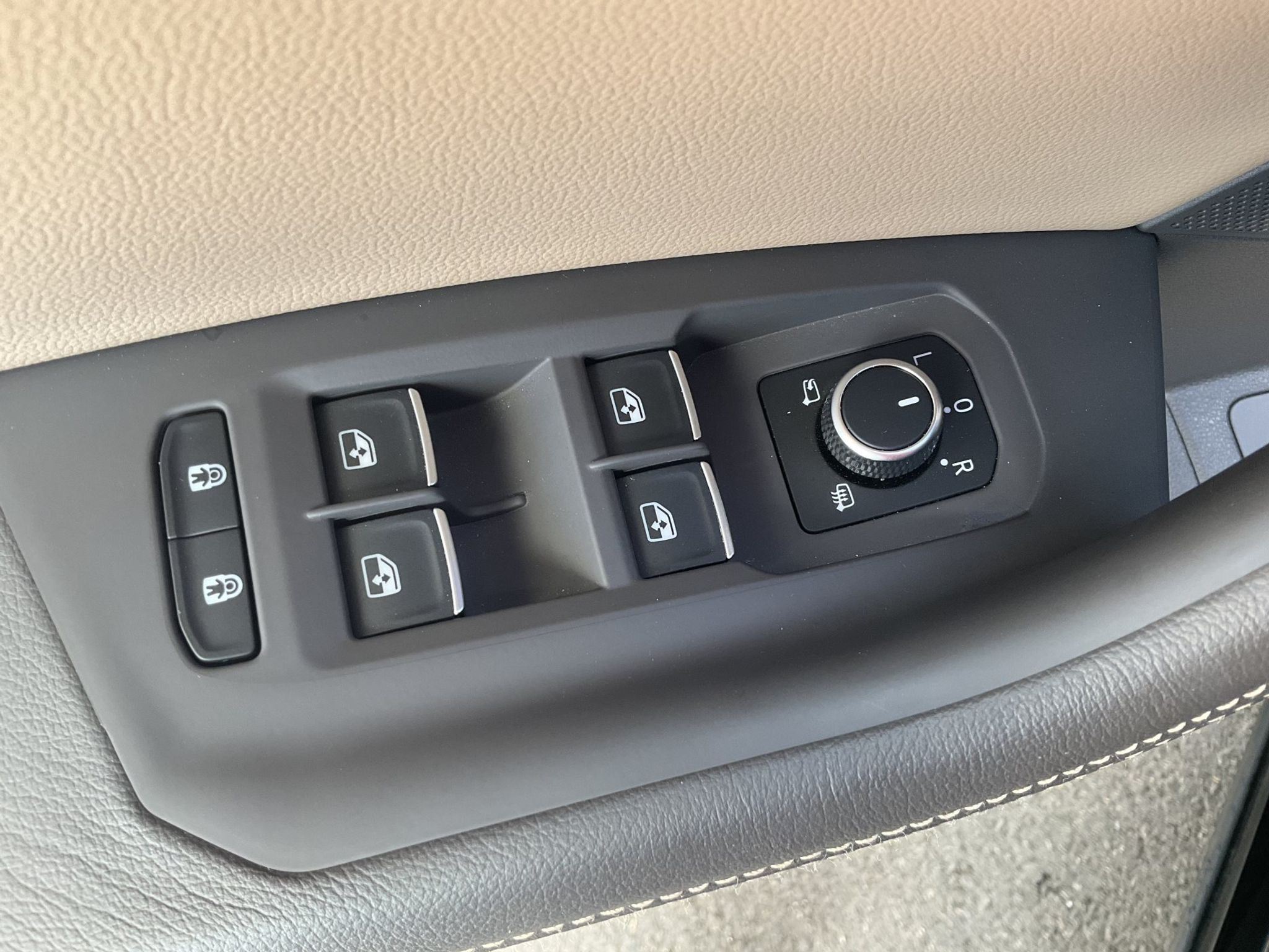 listing desktop thumbnail image 22