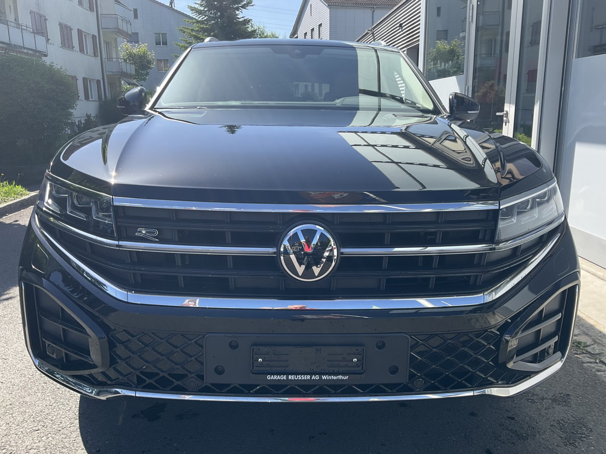 listing desktop thumbnail image 1