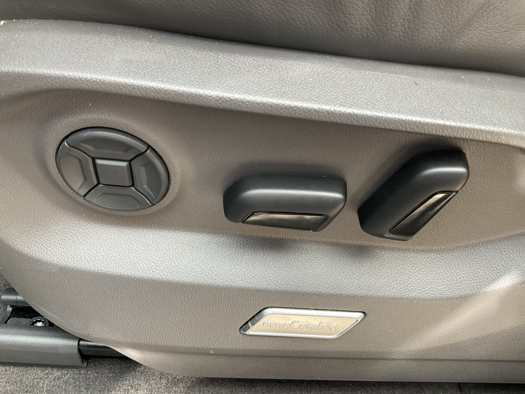 listing desktop thumbnail image 23