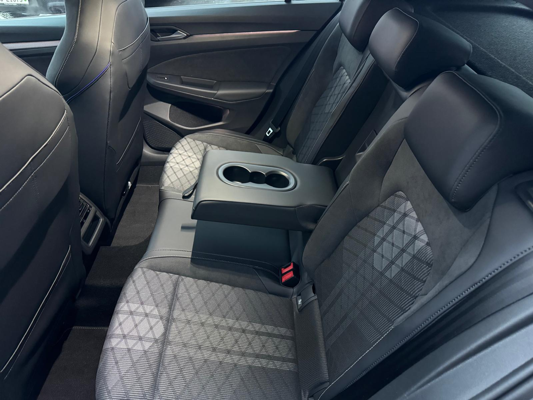 listing desktop thumbnail image 6