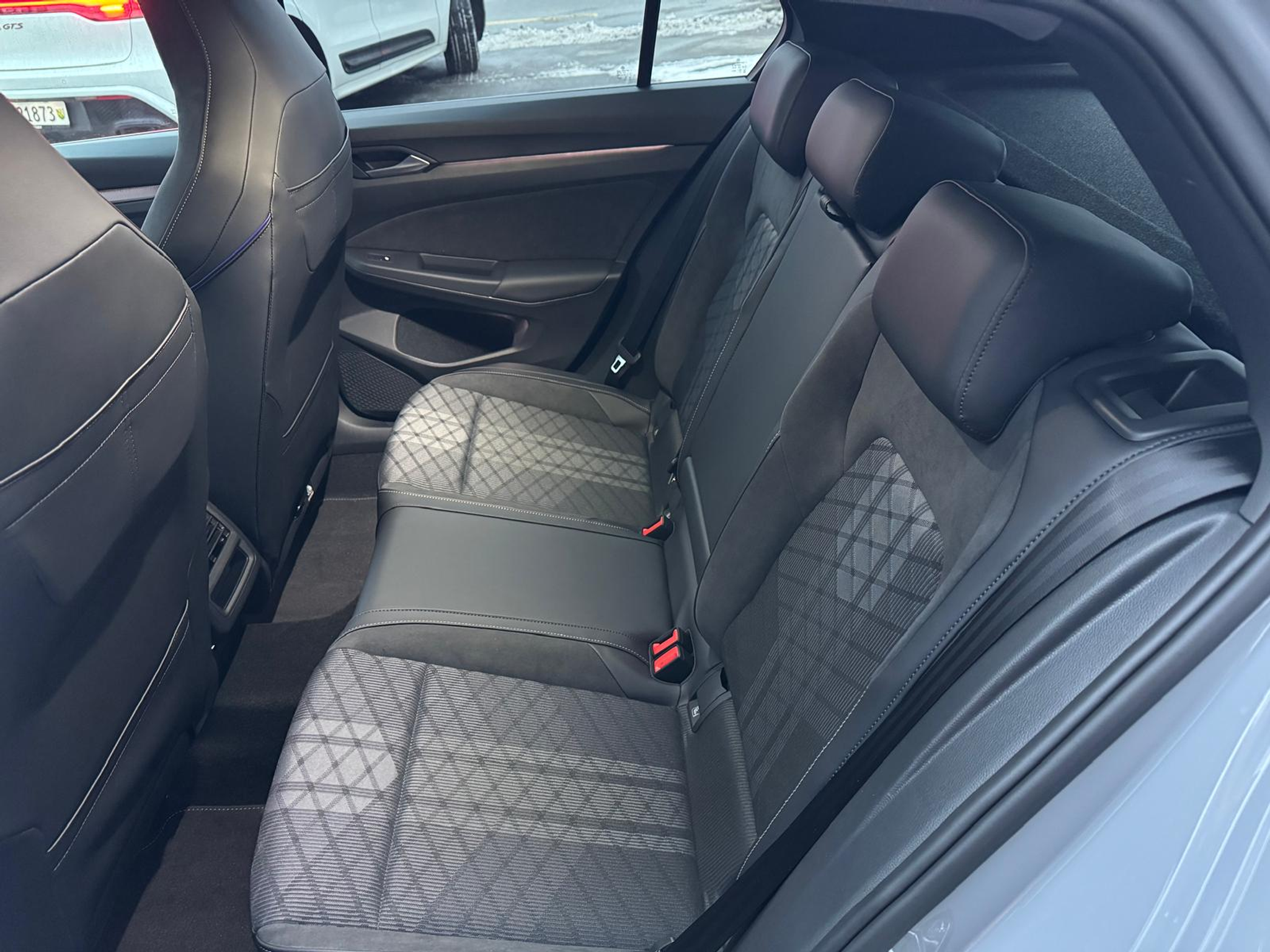 listing desktop thumbnail image 5