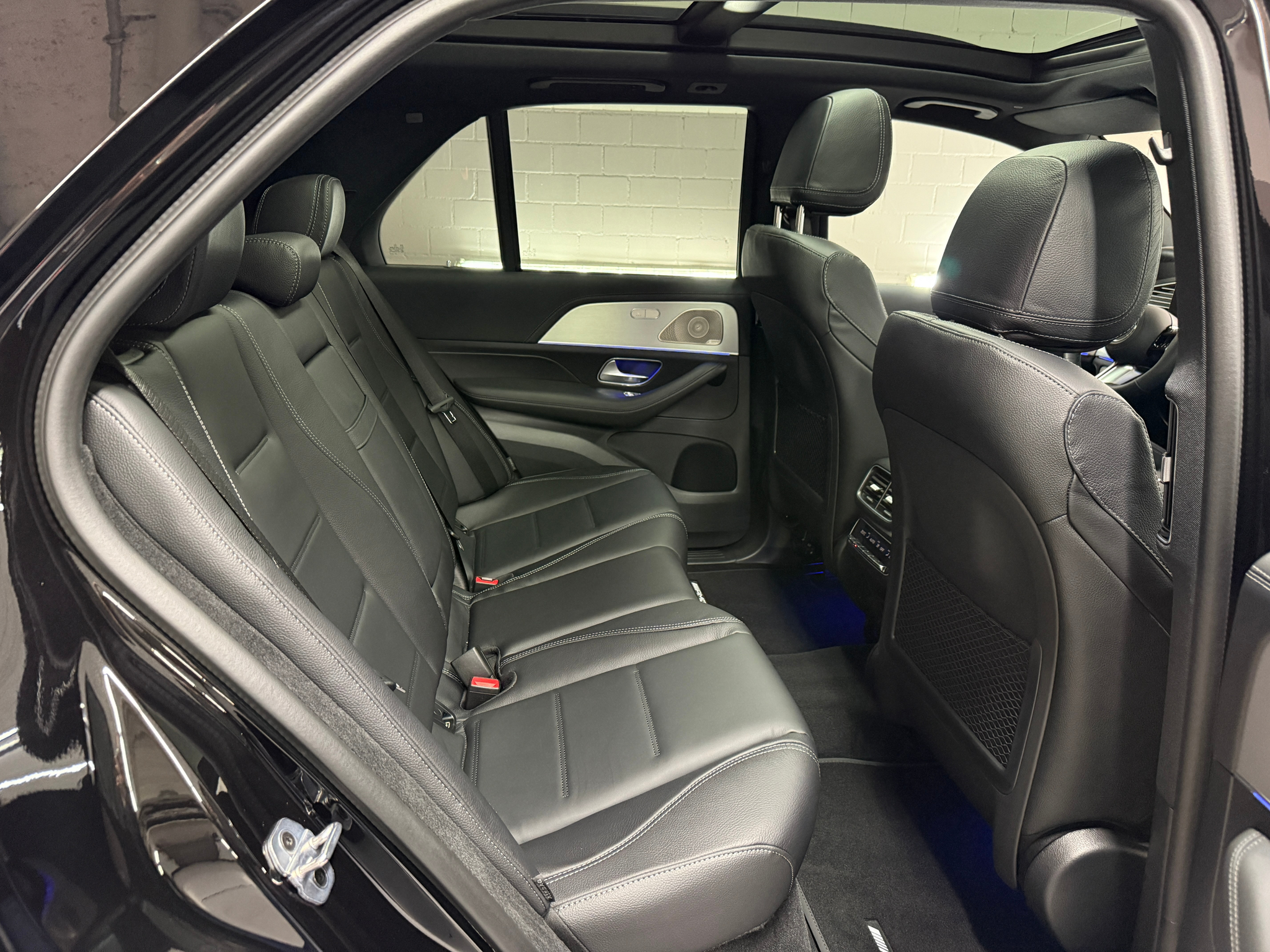 listing desktop thumbnail image 8