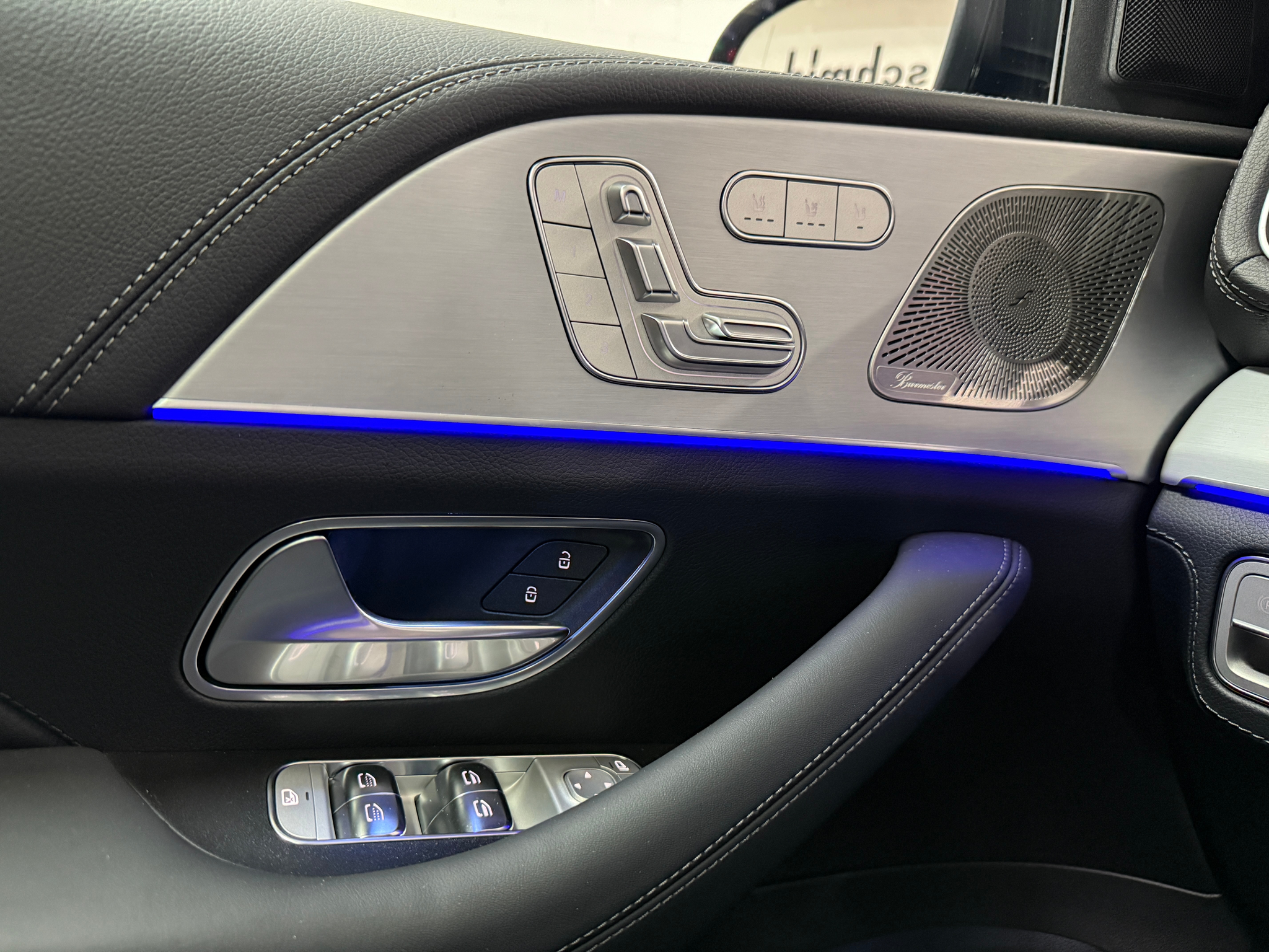 listing desktop thumbnail image 15