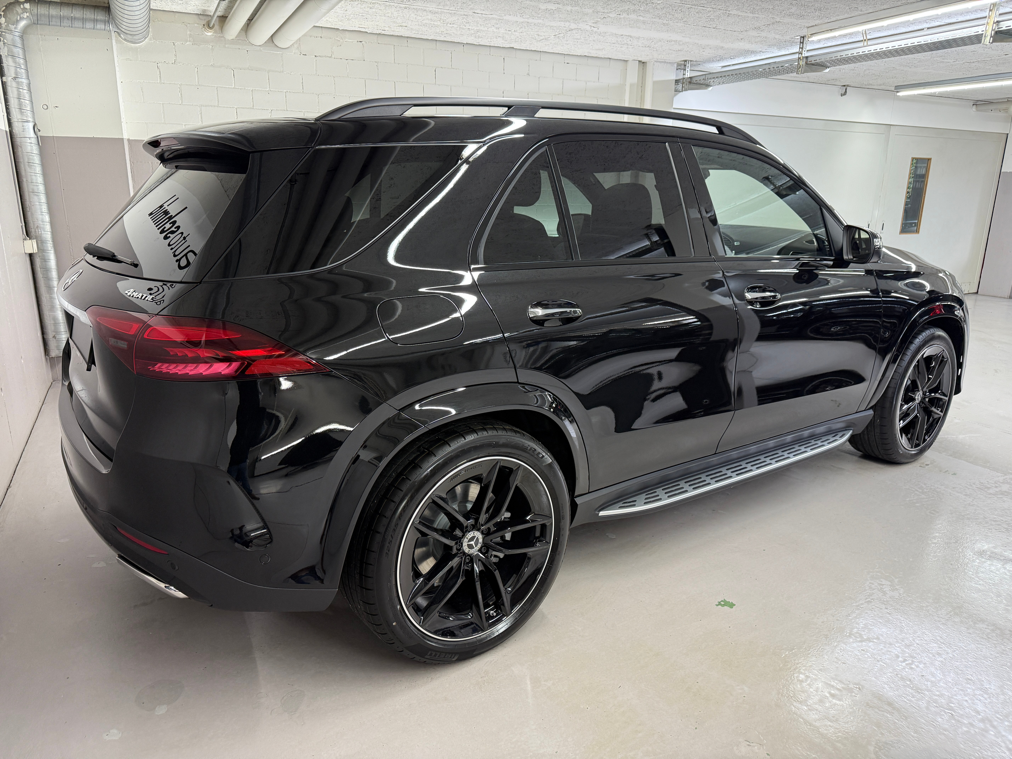 listing desktop thumbnail image 3