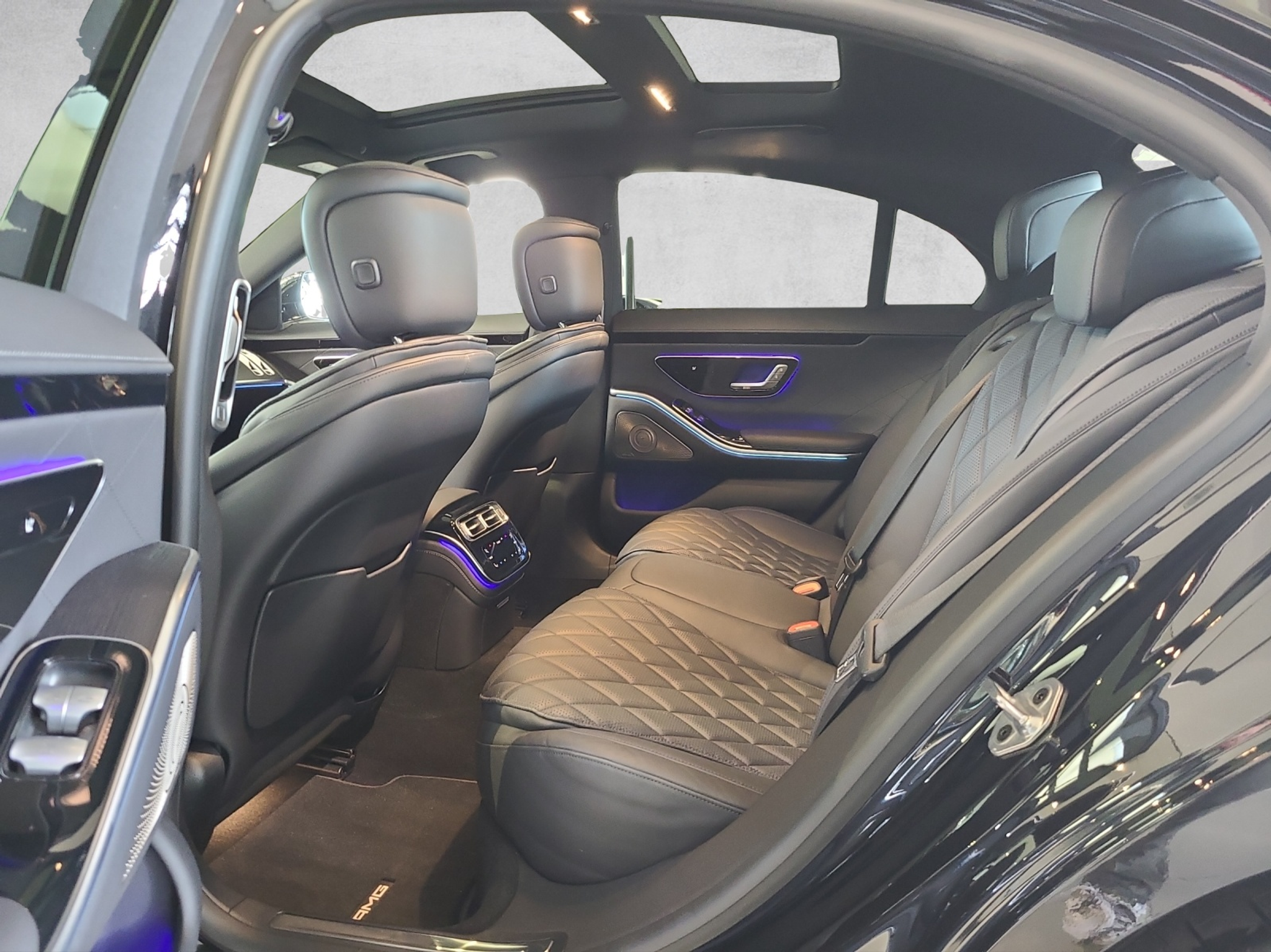 listing desktop thumbnail image 10