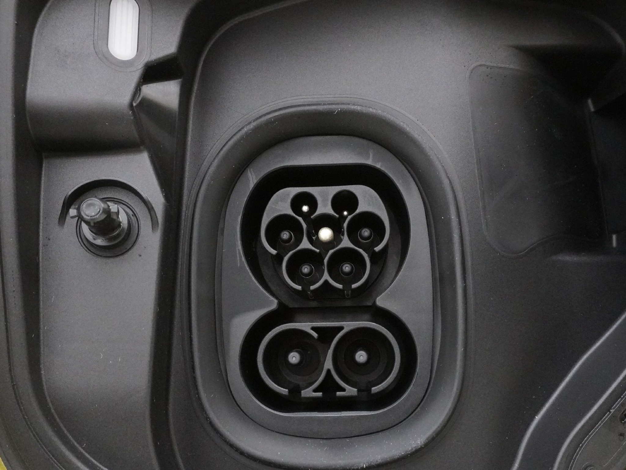 listing desktop thumbnail image 18