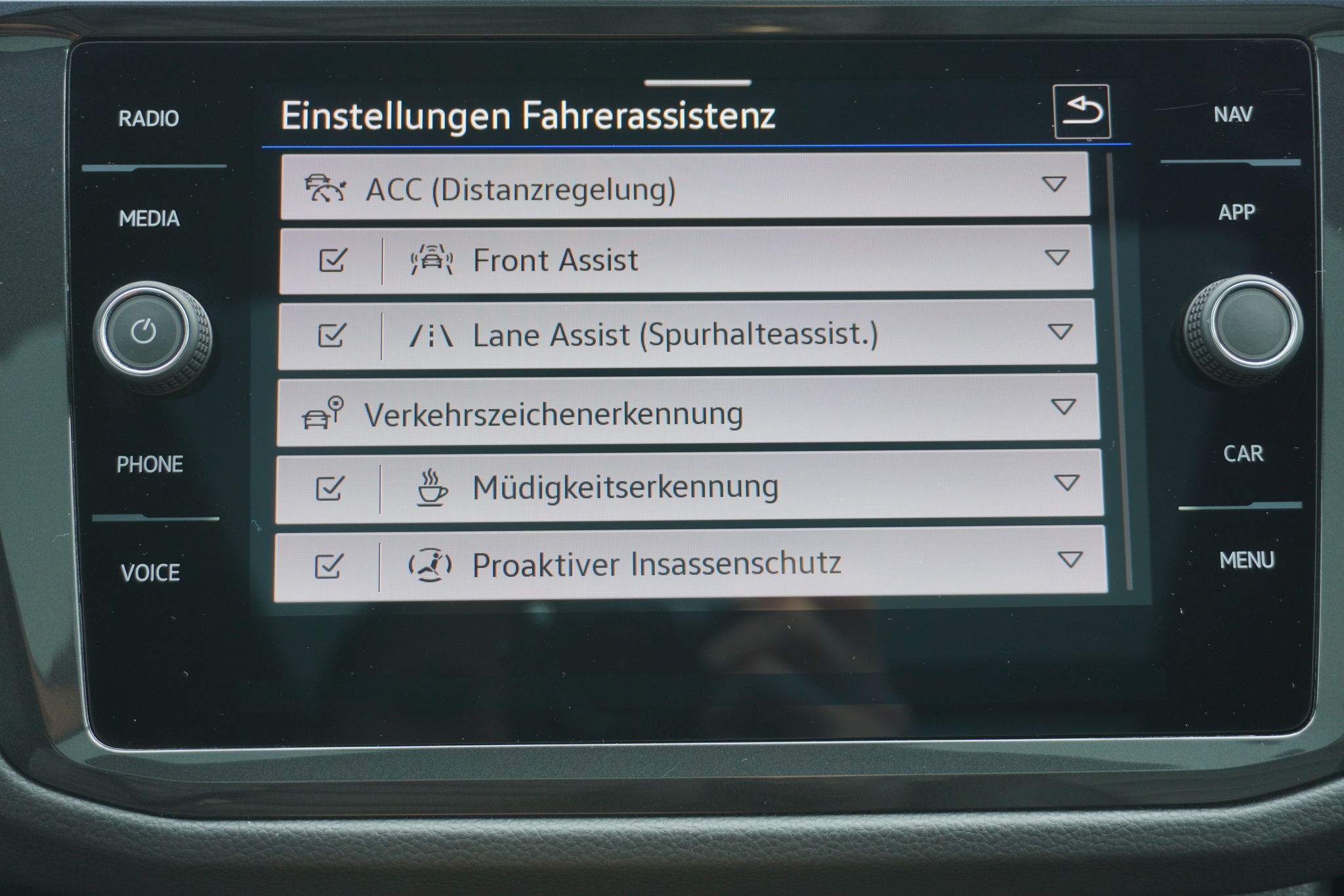 listing desktop thumbnail image 24